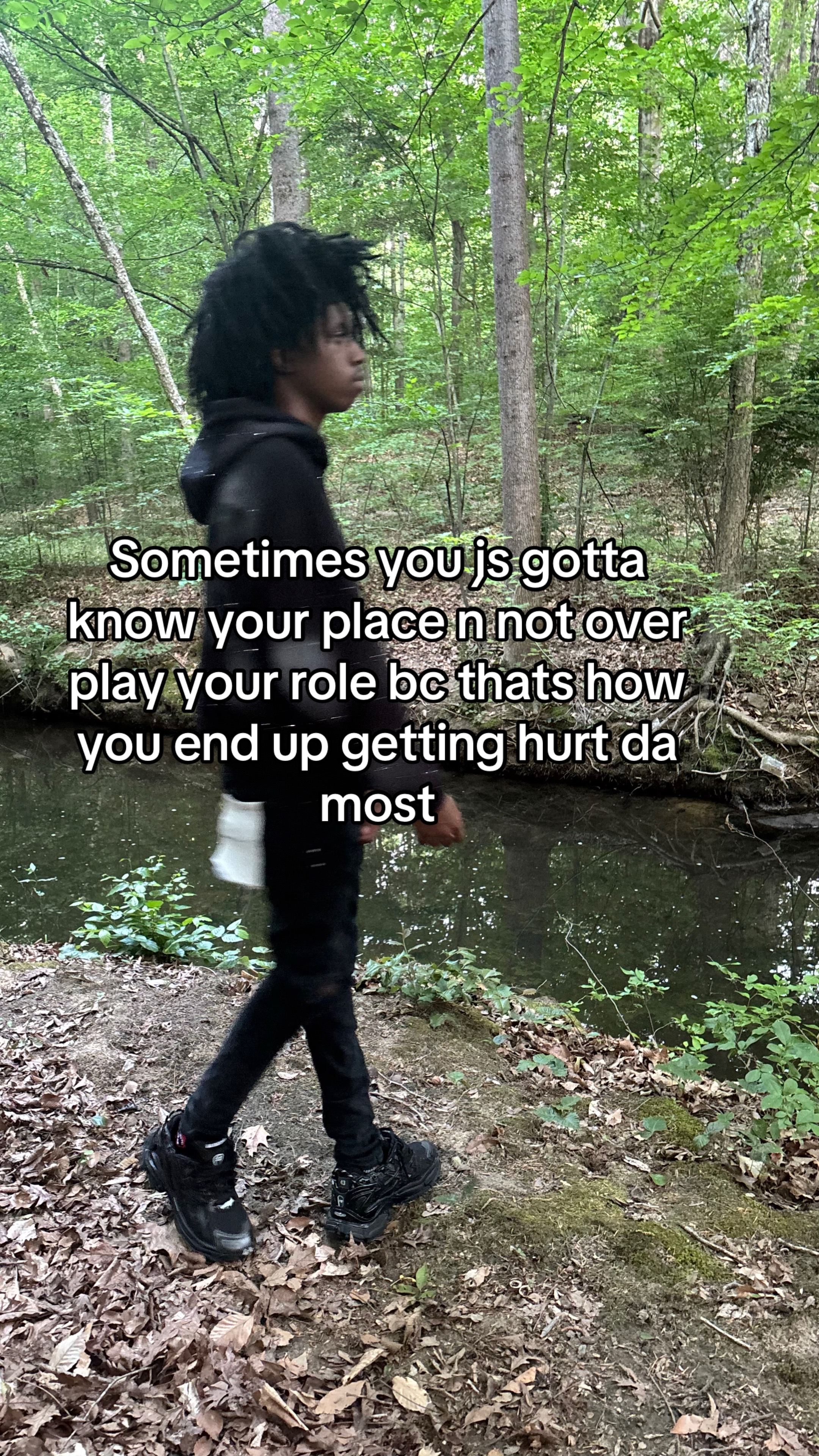 @⃟