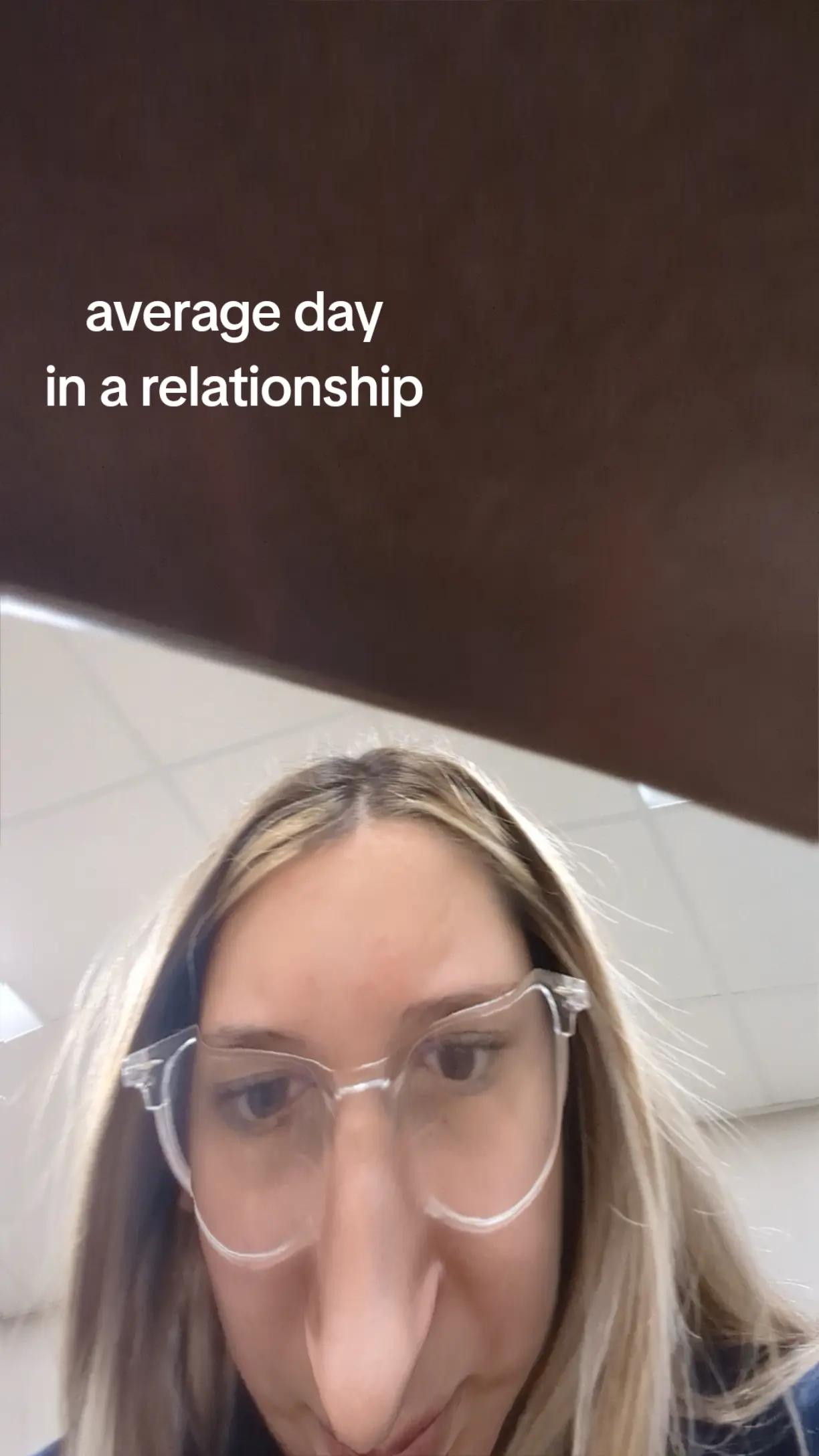 @🫰🏻