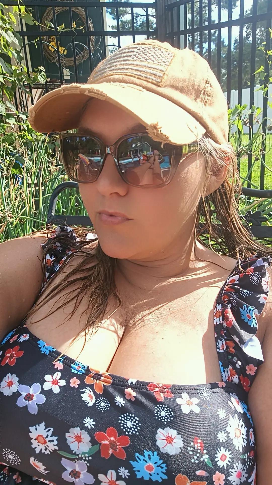 @AshleyChalet