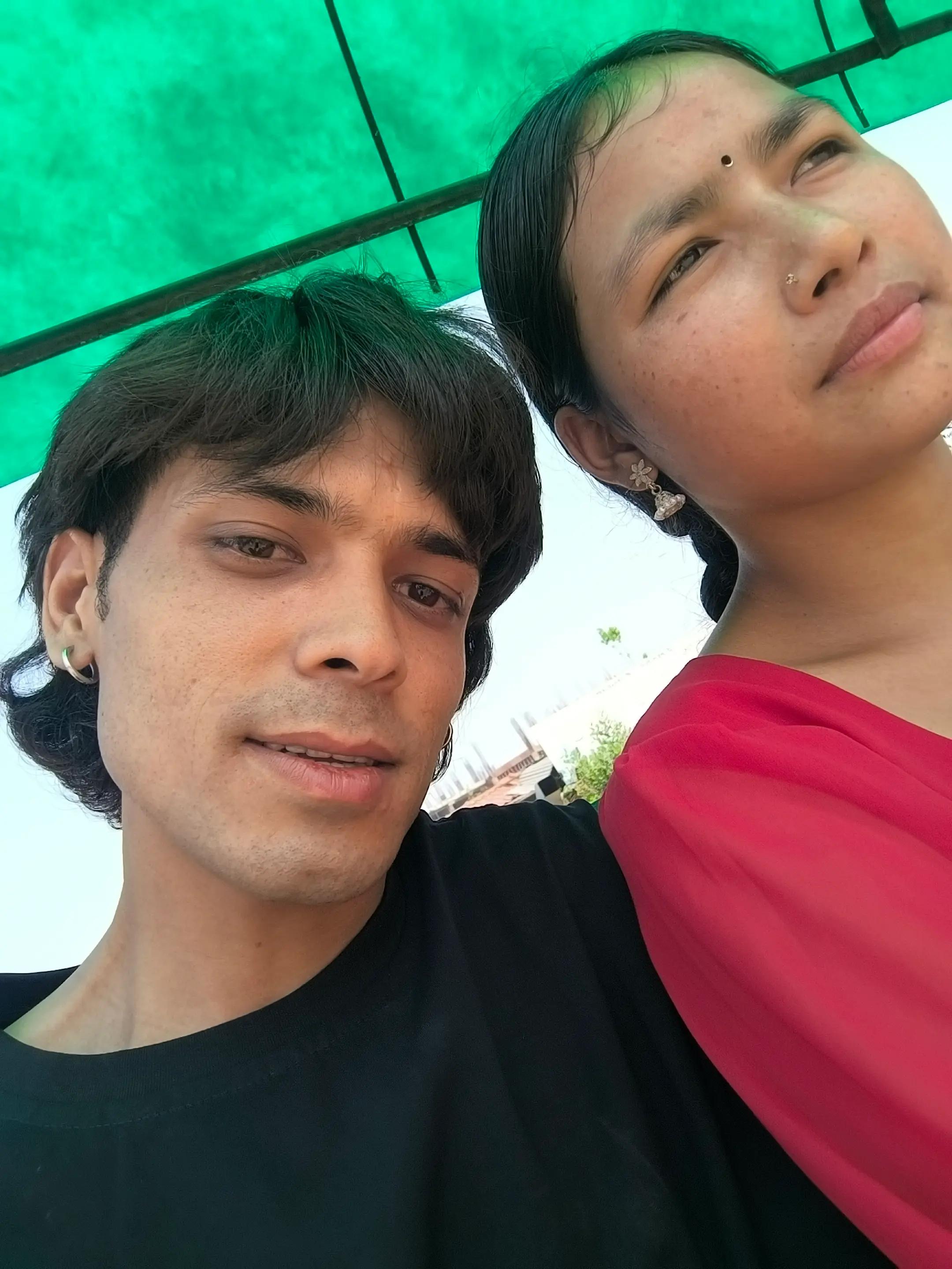 @B 🫂❤️ D