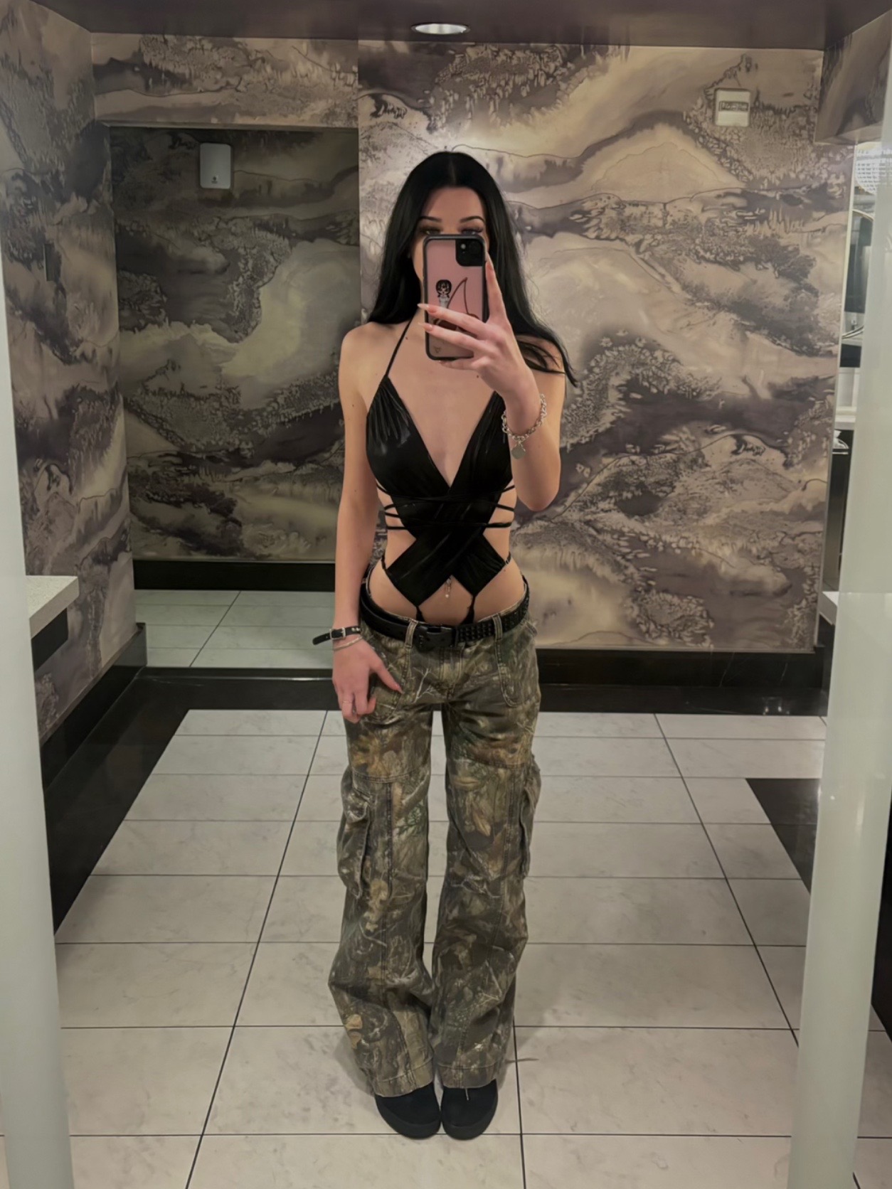@nicole︎