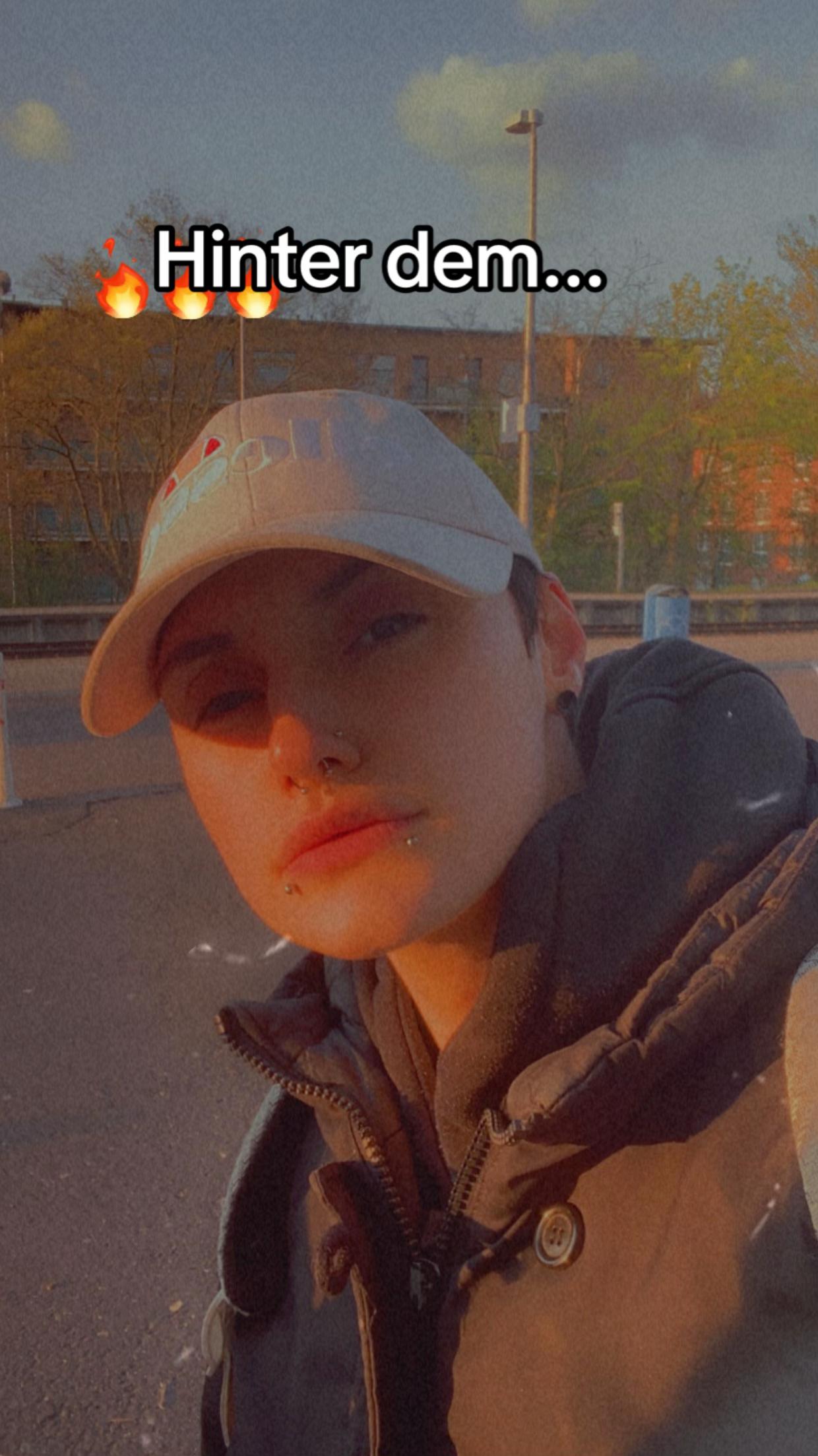 @ᴛʜᴇ ʀᴀᴠᴇʀ.53