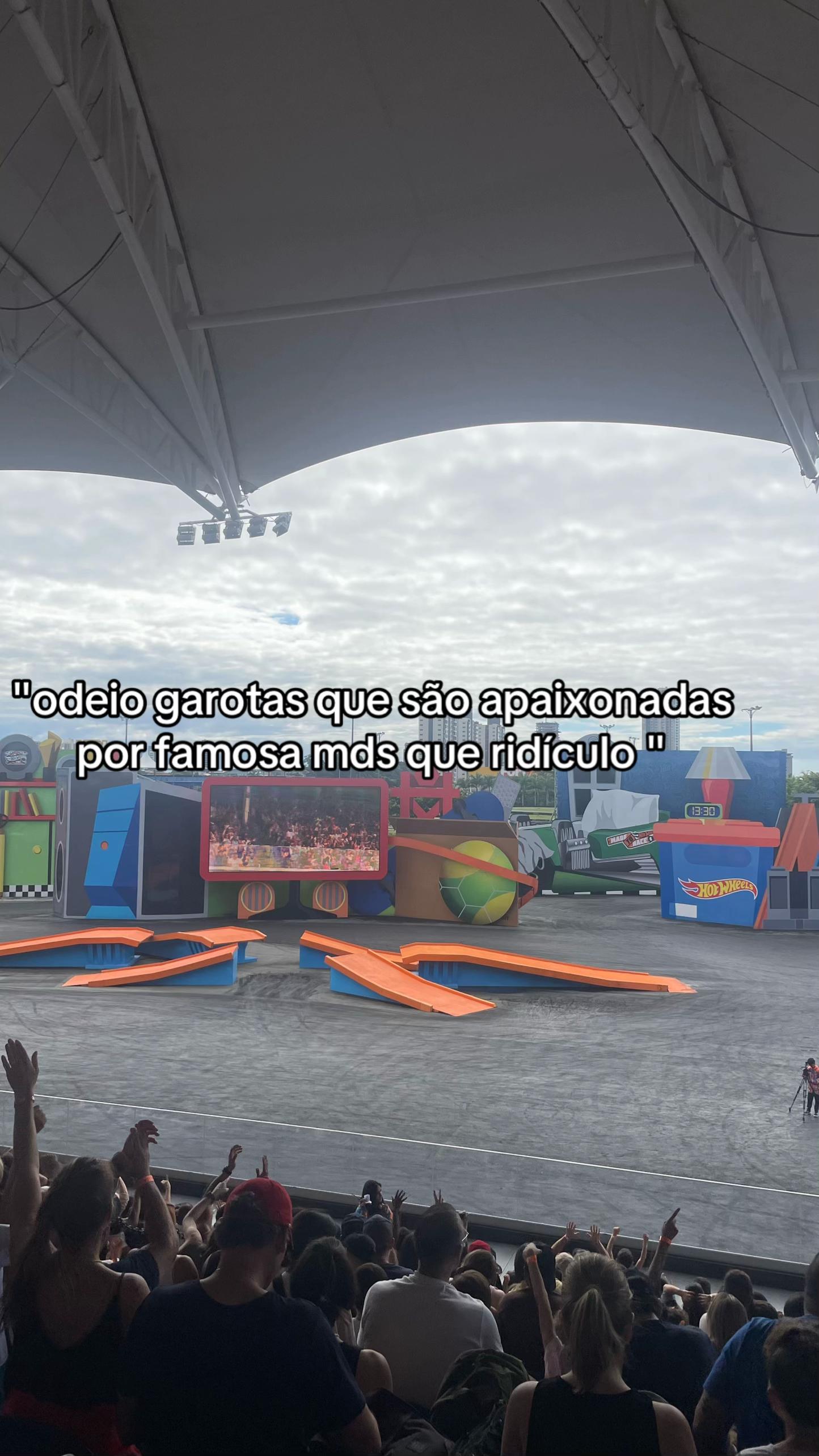 @&ldquo;Laurinha✨&rdquo;