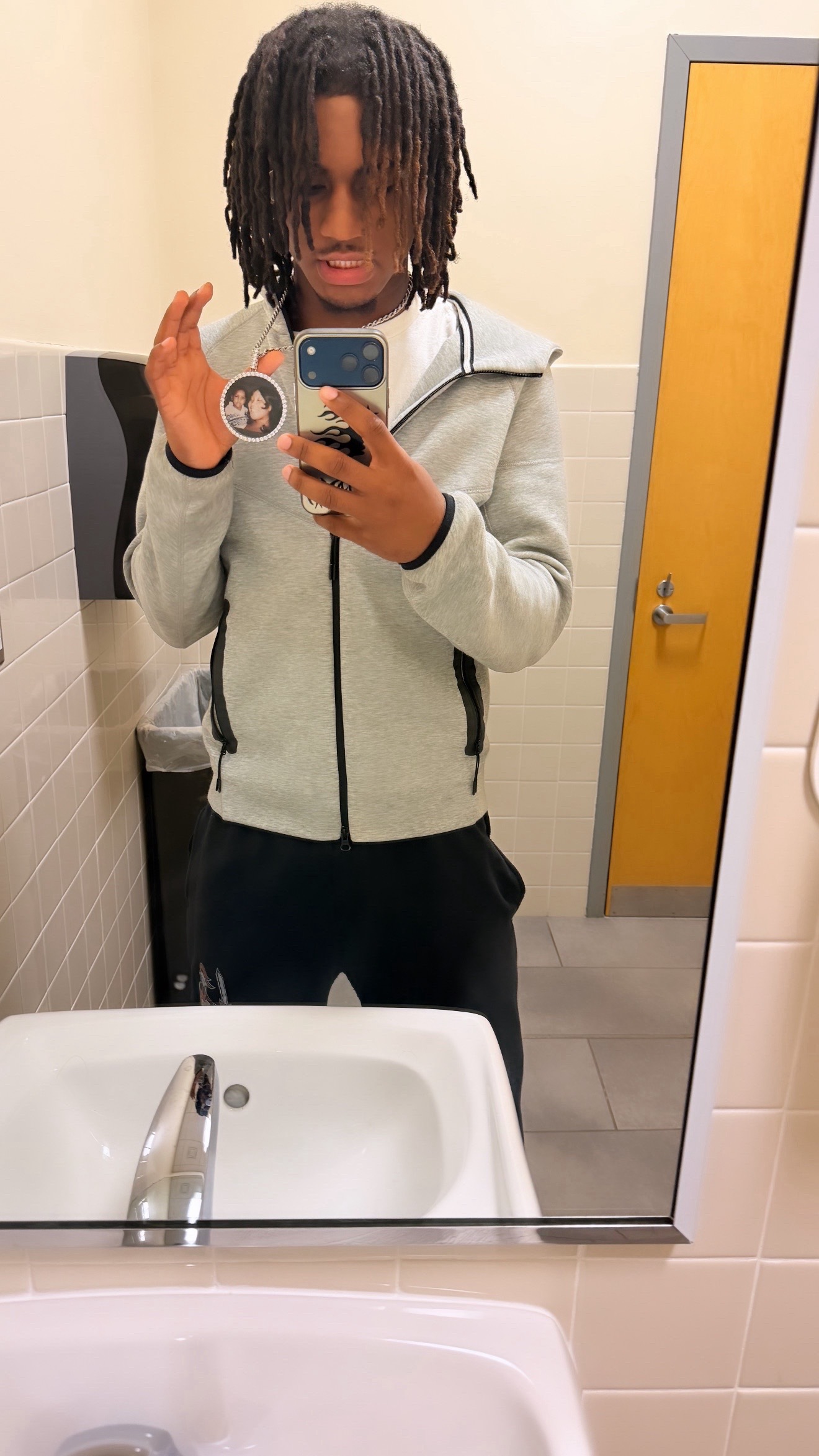 @Zah⚔️🔓