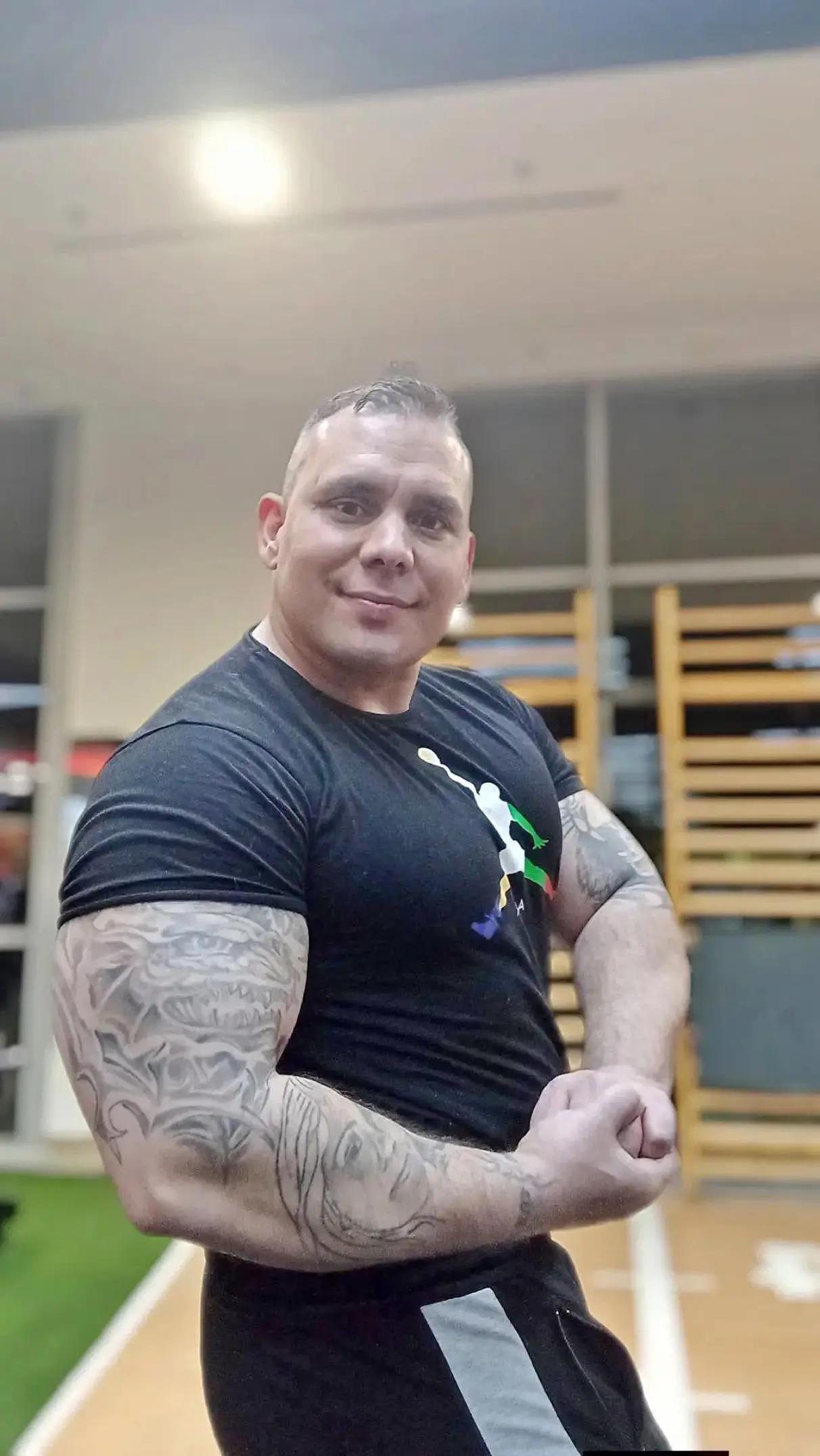 @JOPER Milán