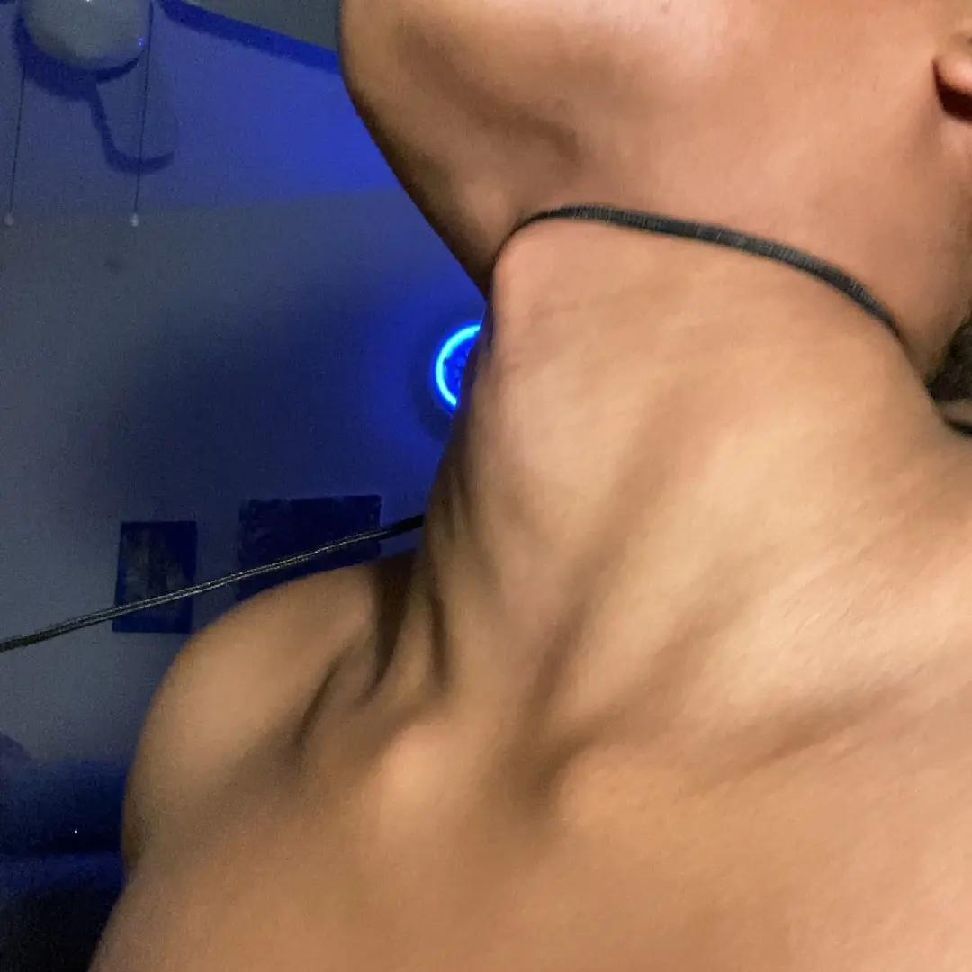 @the_female_neck.v5