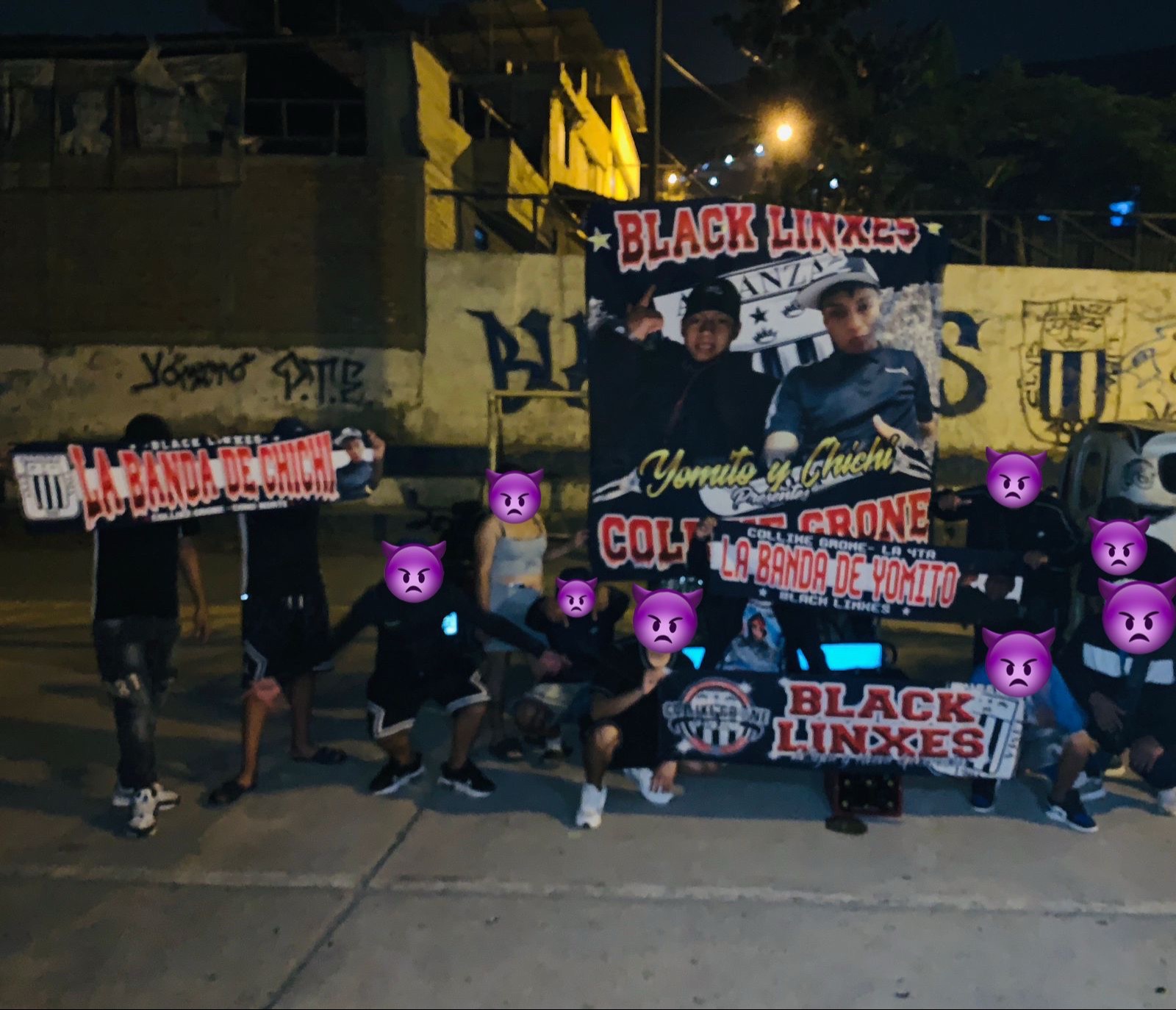@BLACK LINXES COLLIKE GRONE