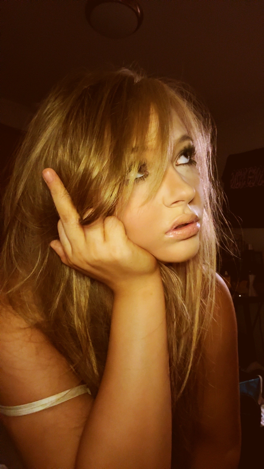 @&bull;&deg;~Ella~&deg;&bull;