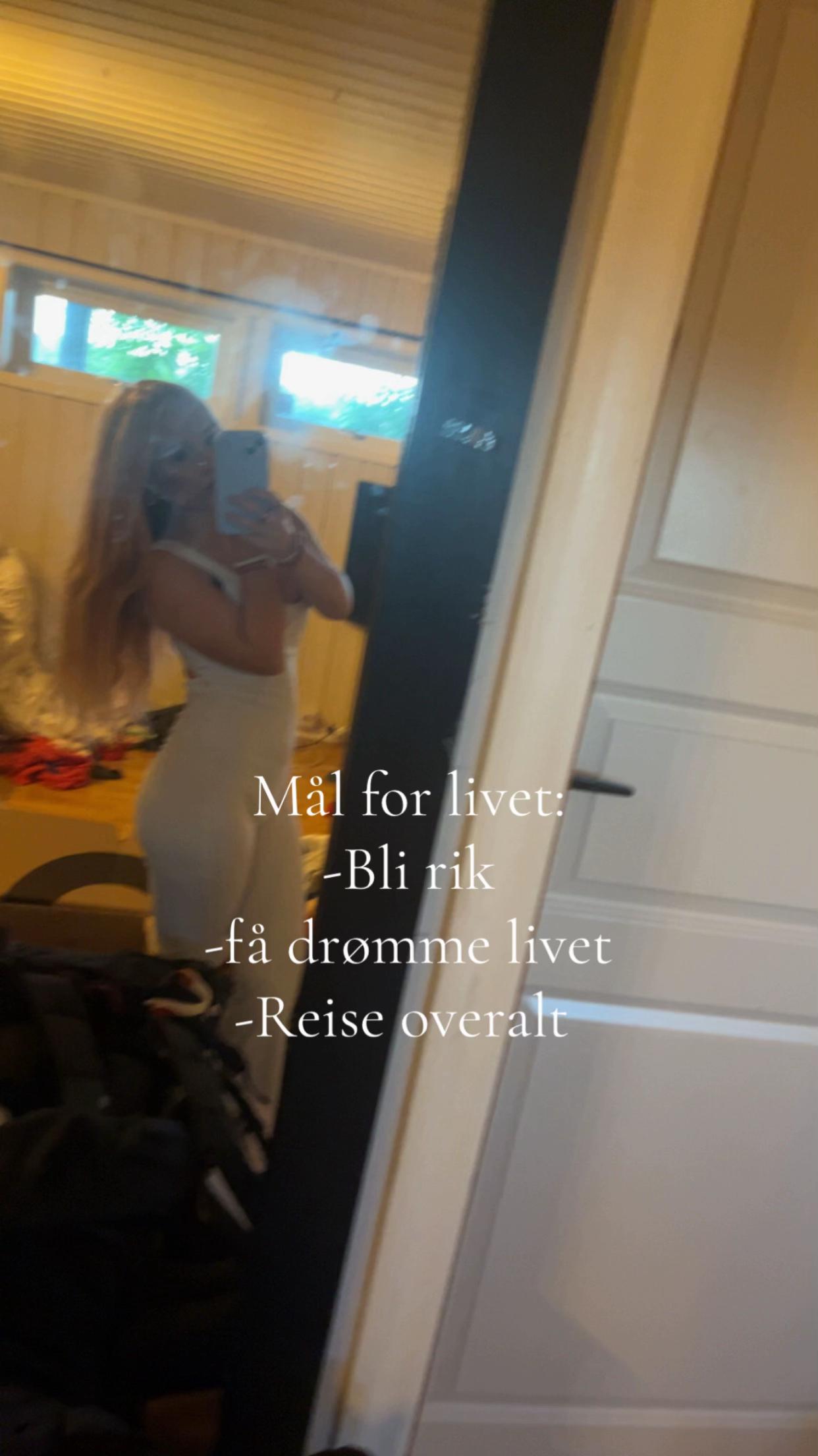 @Felicia