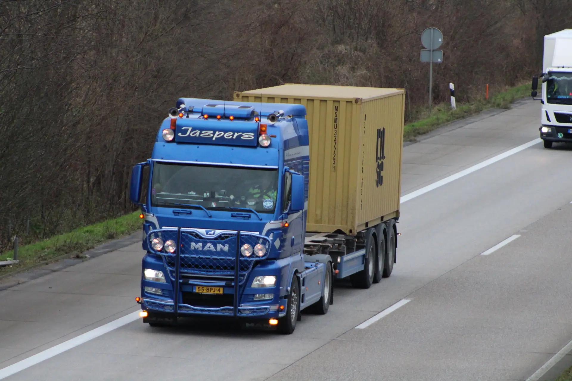 @Trucks_by_lou