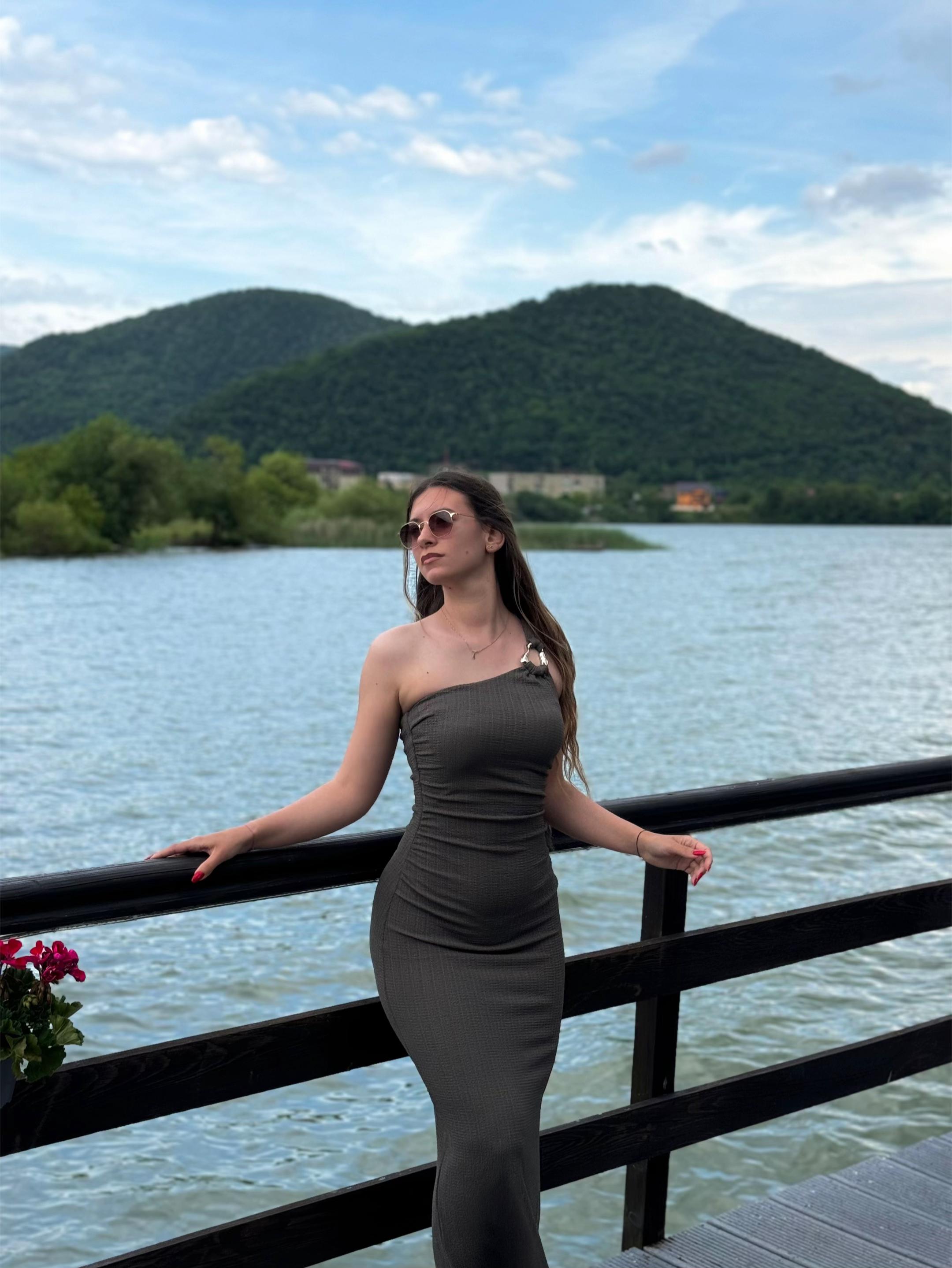 @Andreea Marina