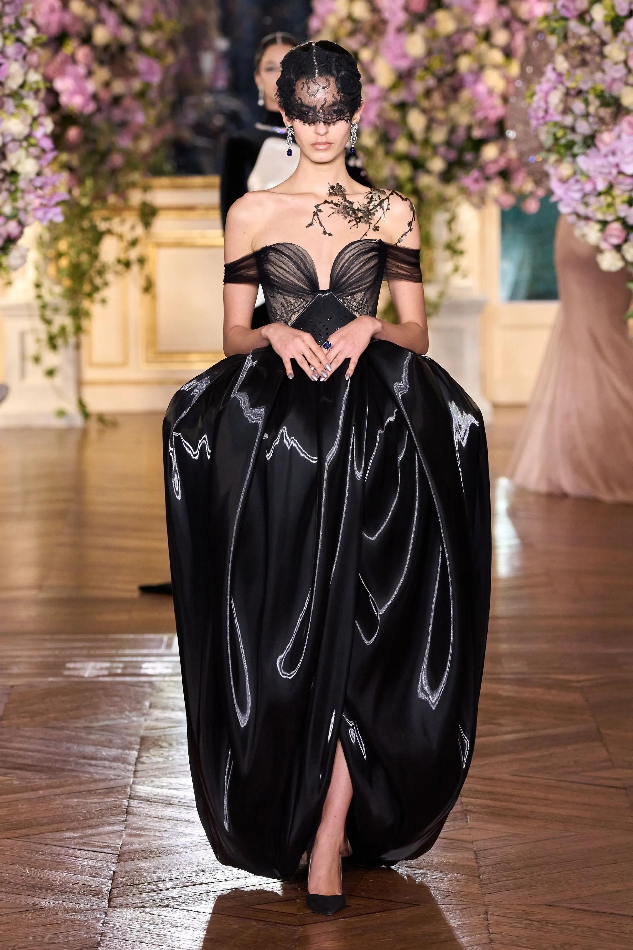 @Haute Scroll