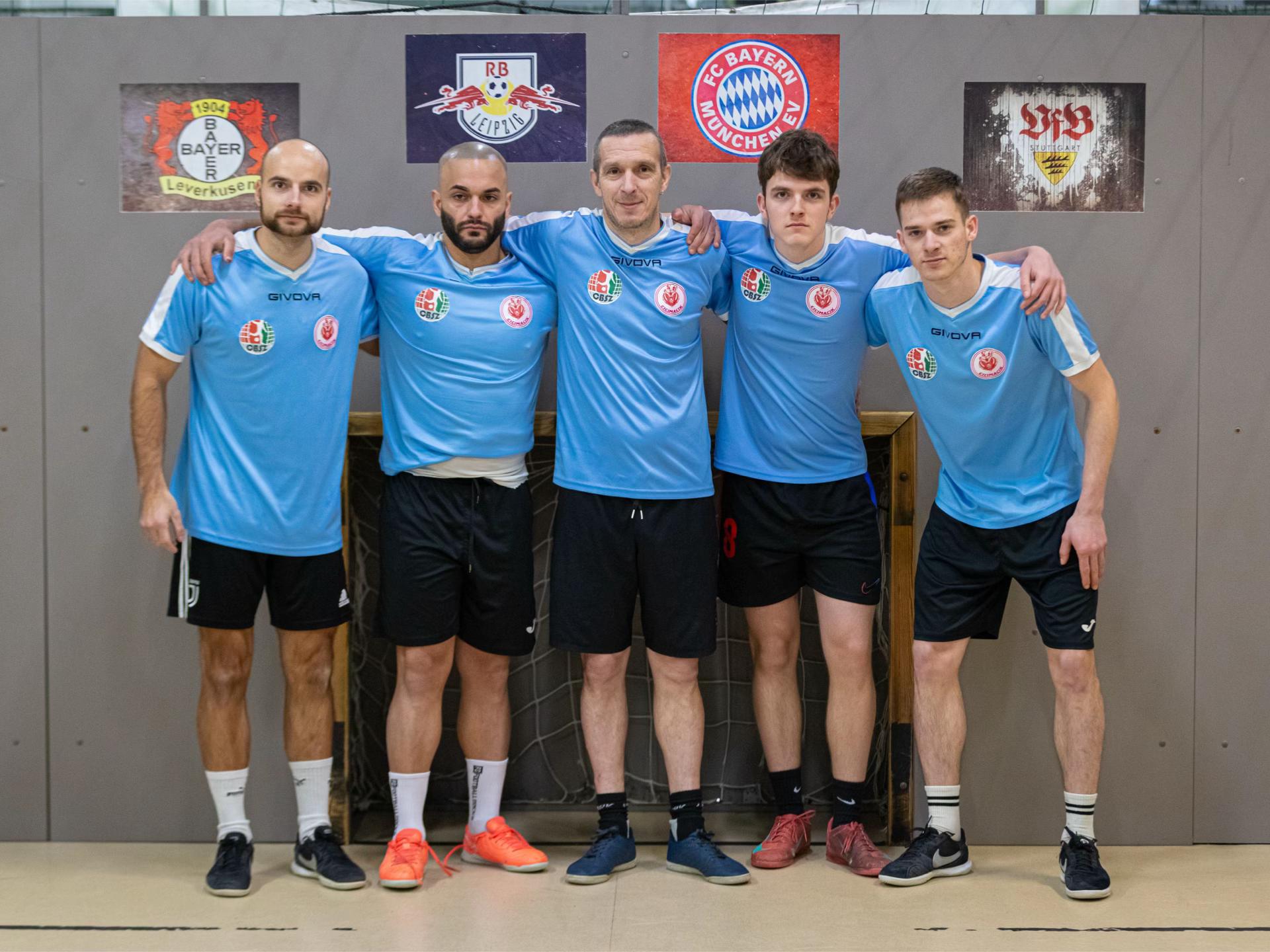 @Cageball Sz&ouml;vets&eacute;g