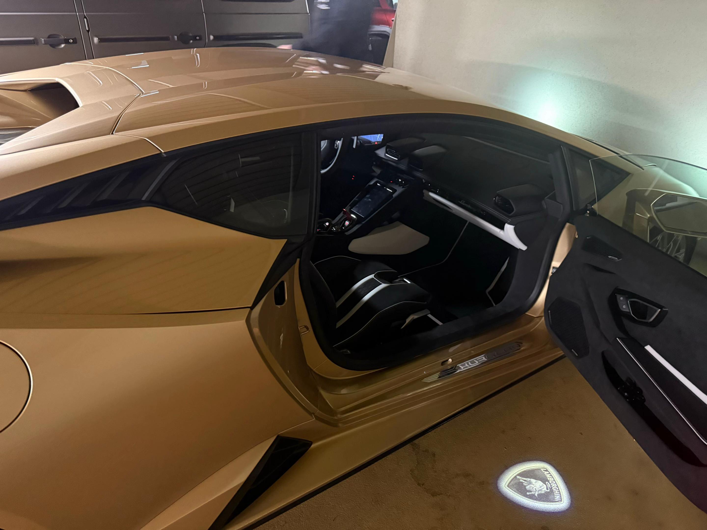 @𝗖&middot;𝗠𝗭𝗚