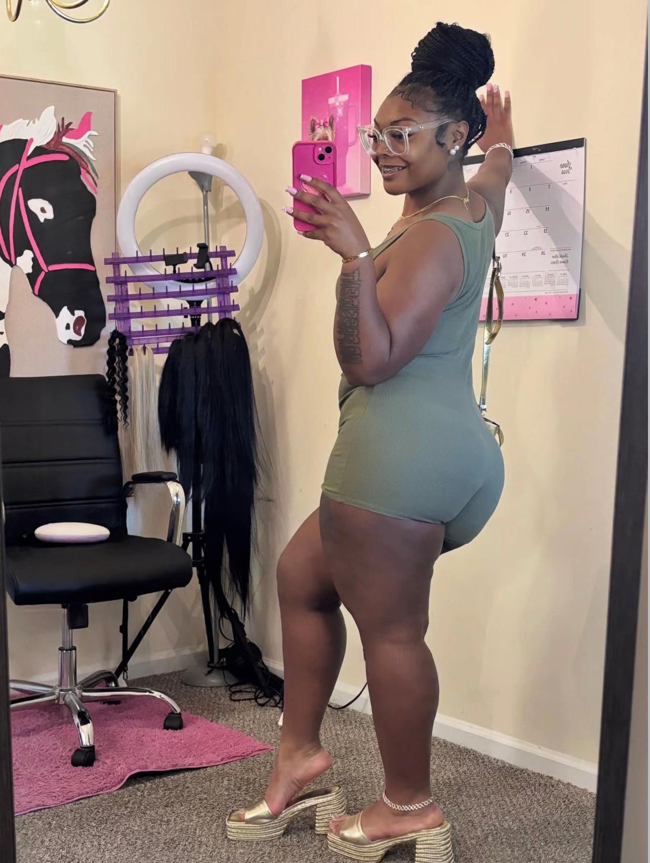 @julliatania__