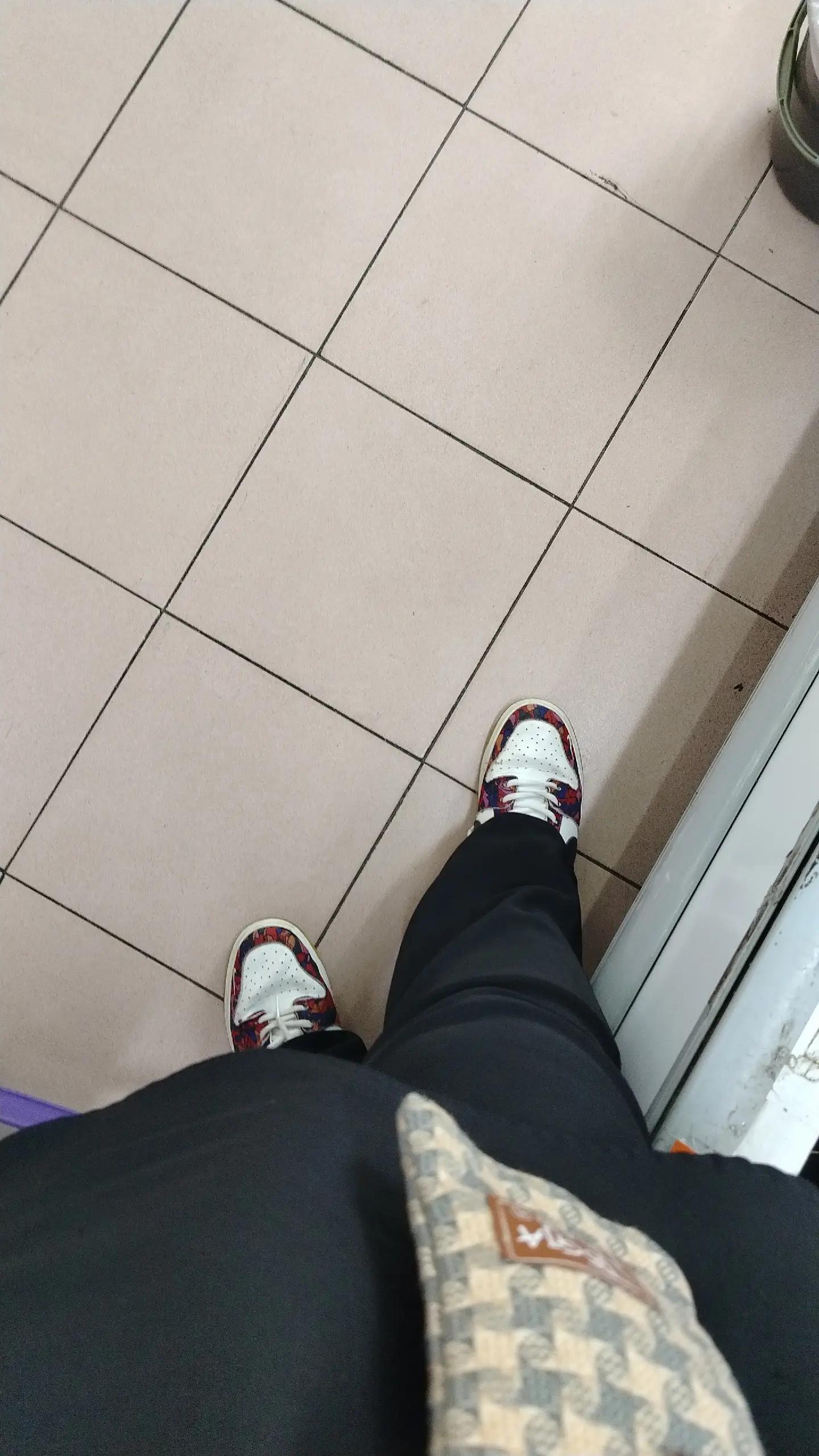 @£@iz