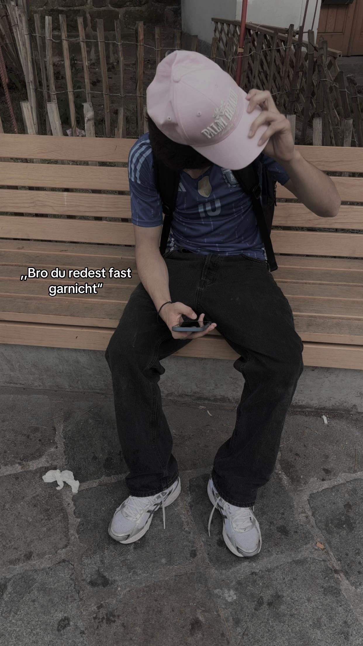 @(ᴇ ᴍ ɪ ʟ ʟ ɪ ᴏ)