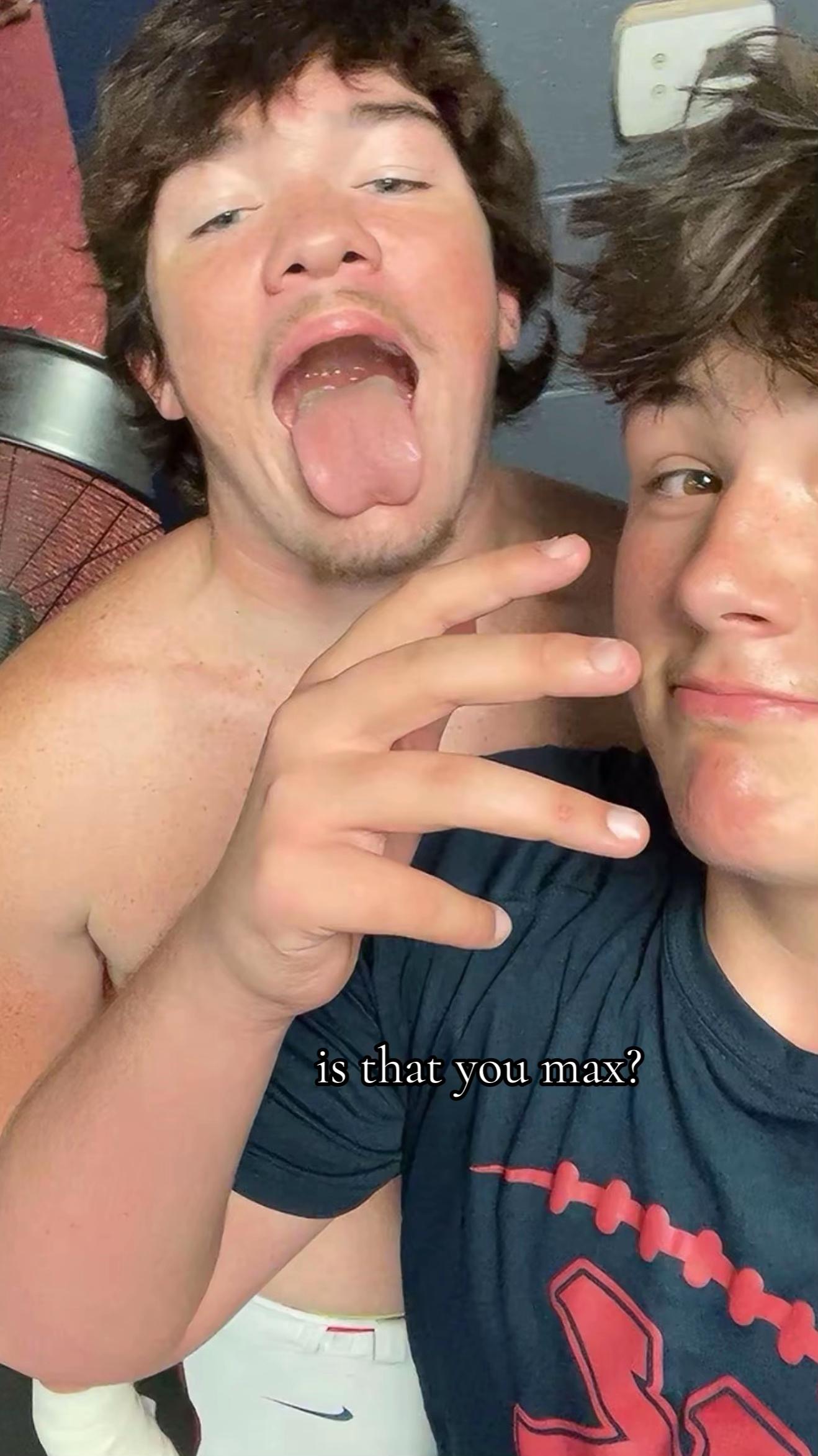 @m@x