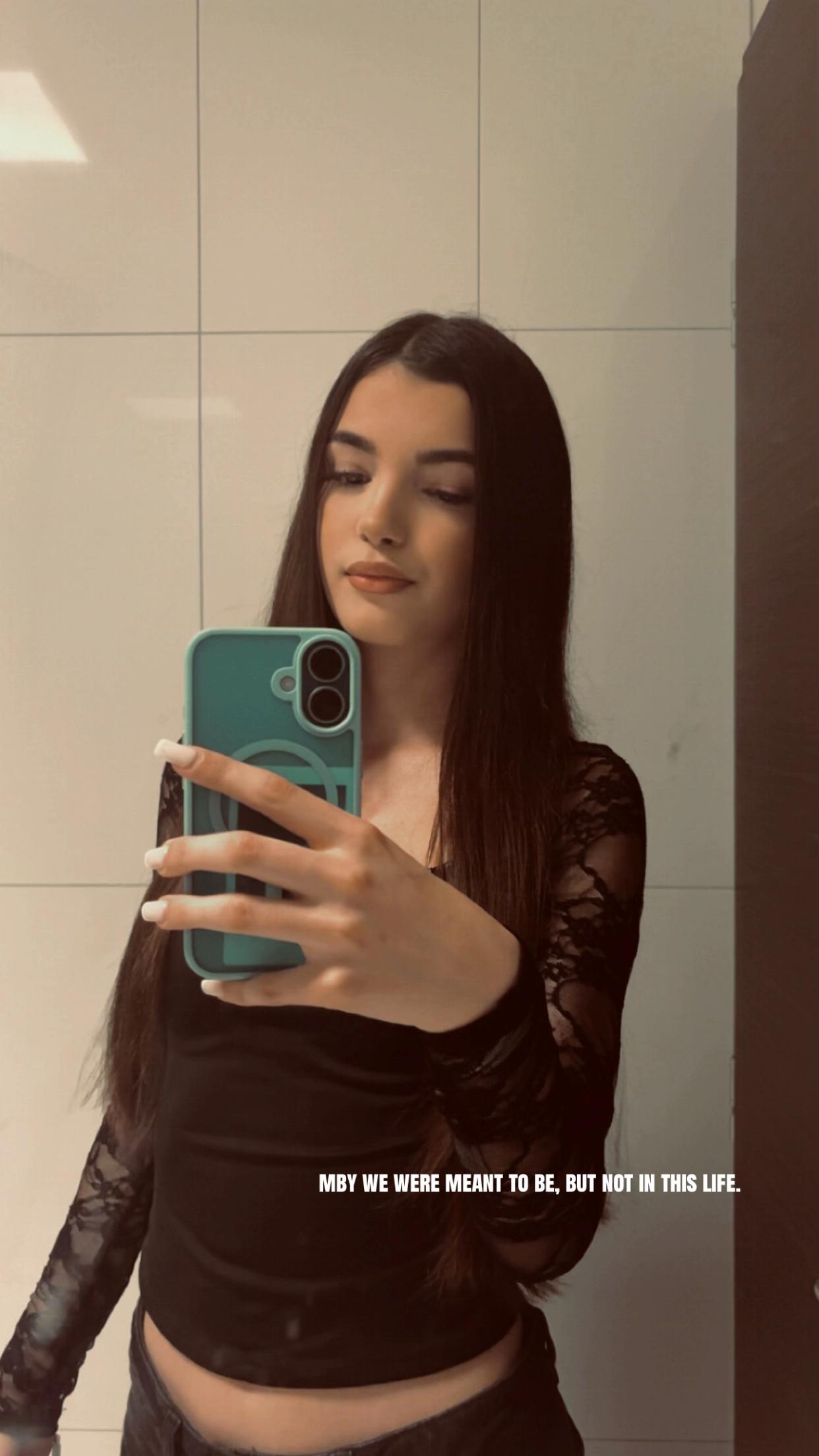 @_elluskaaaa_3