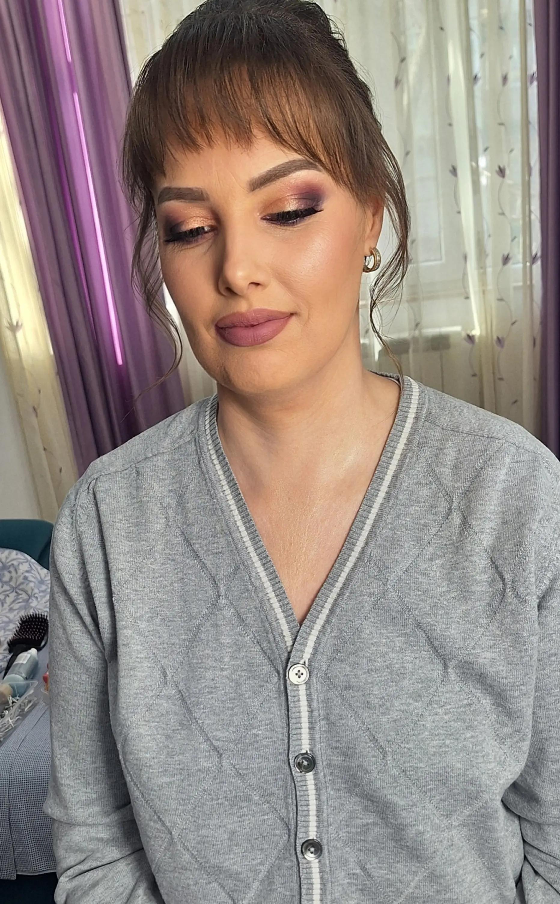 @Make up Elena