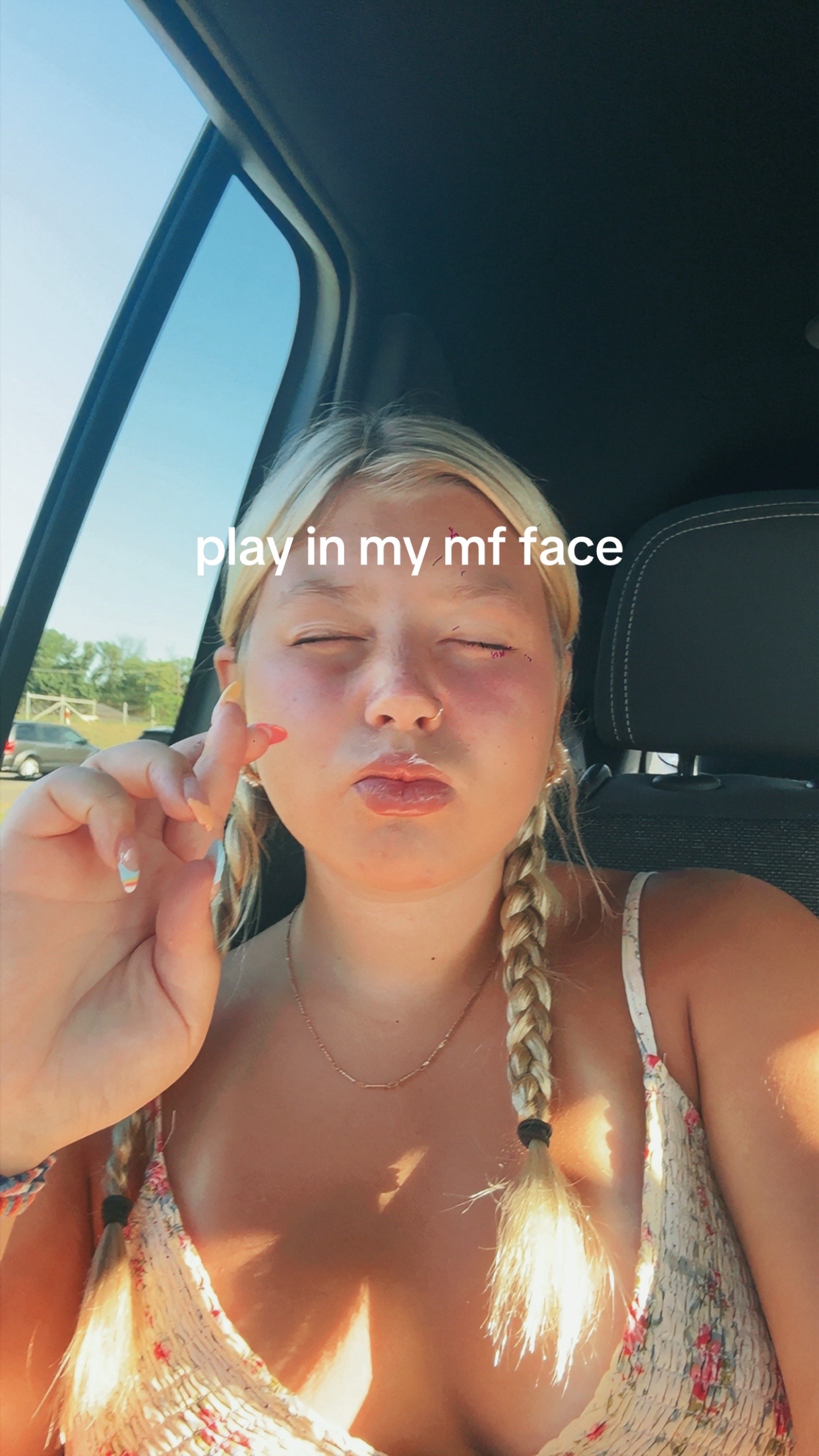 @??