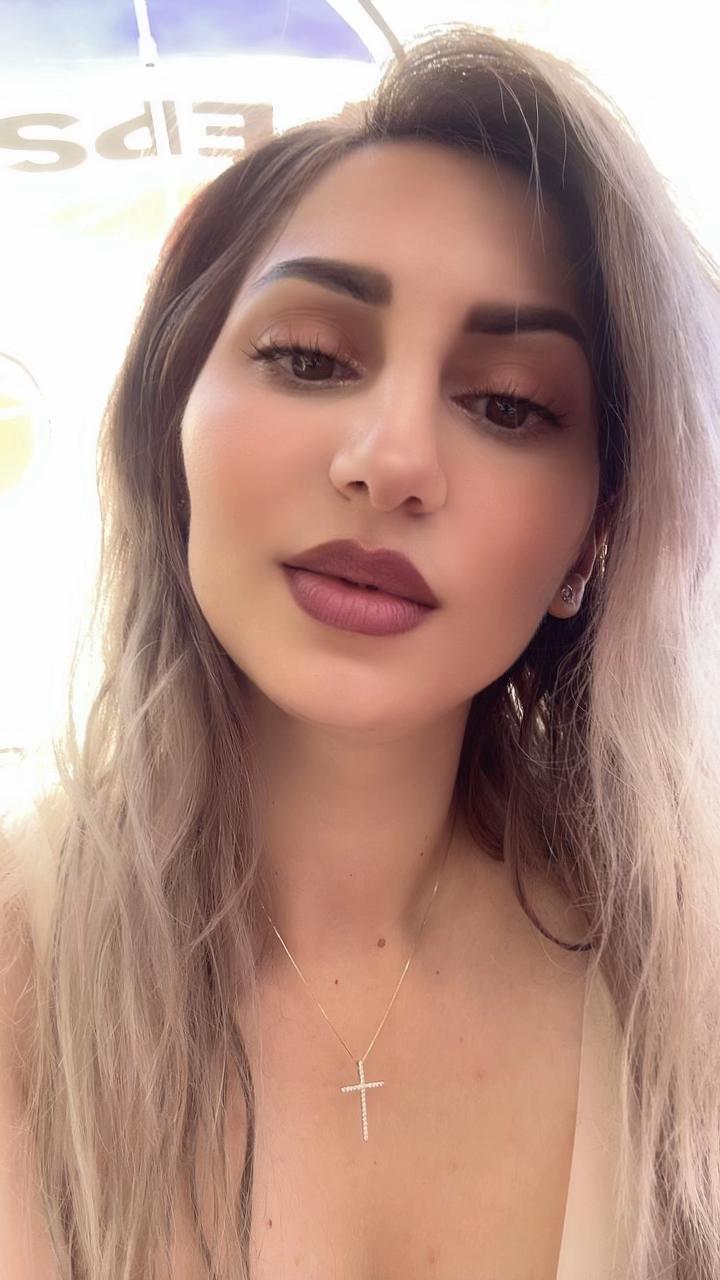 @🐝
