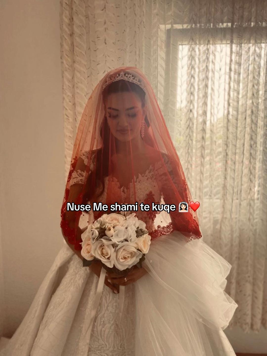 @𝓔🌺