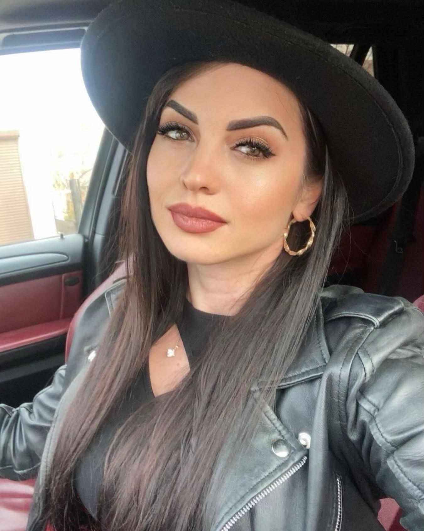 @Alina Elena156