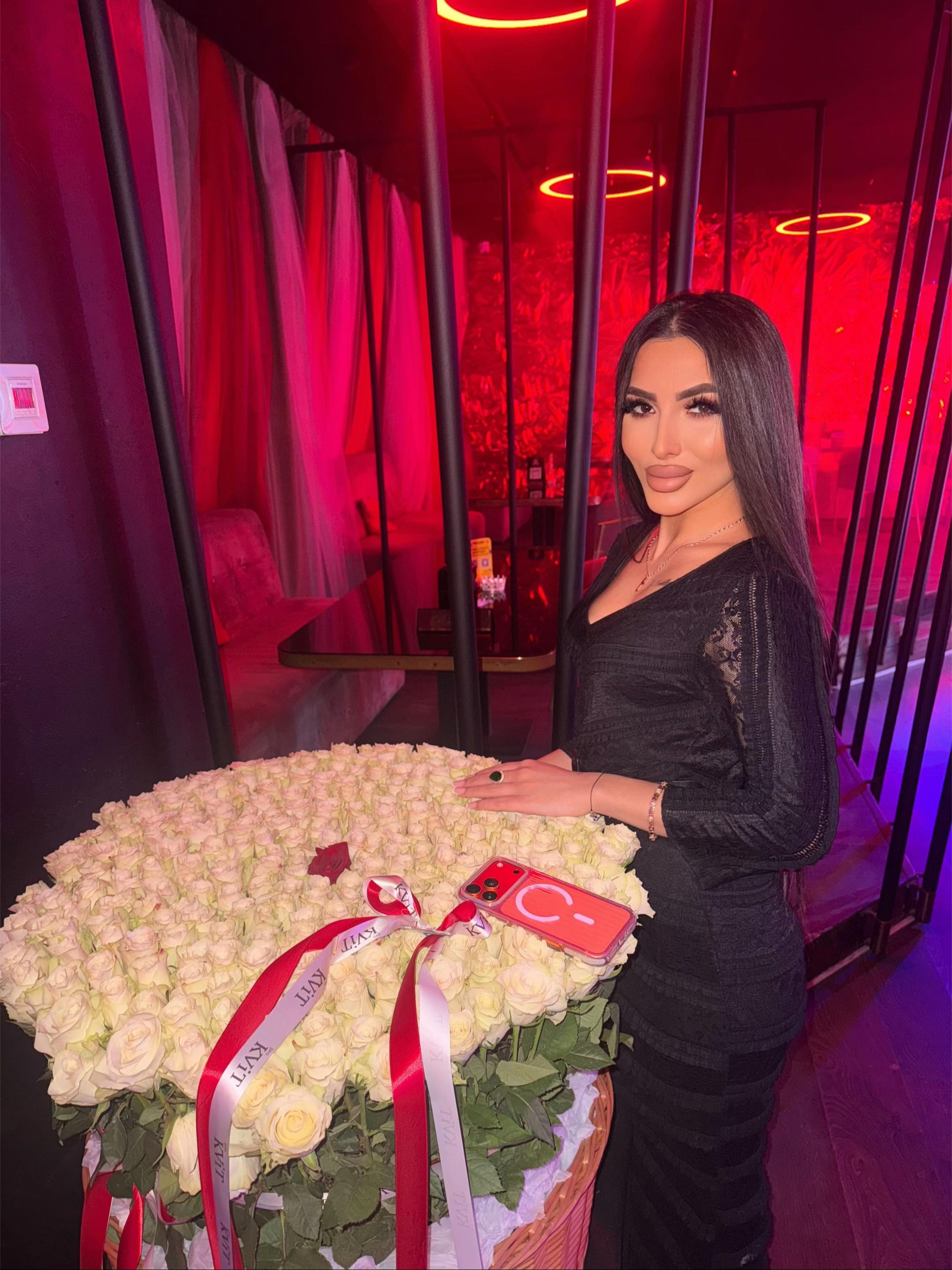 @𝐤𝐫𝐢𝐬𝐭𝐢𝐧𝐚 👑