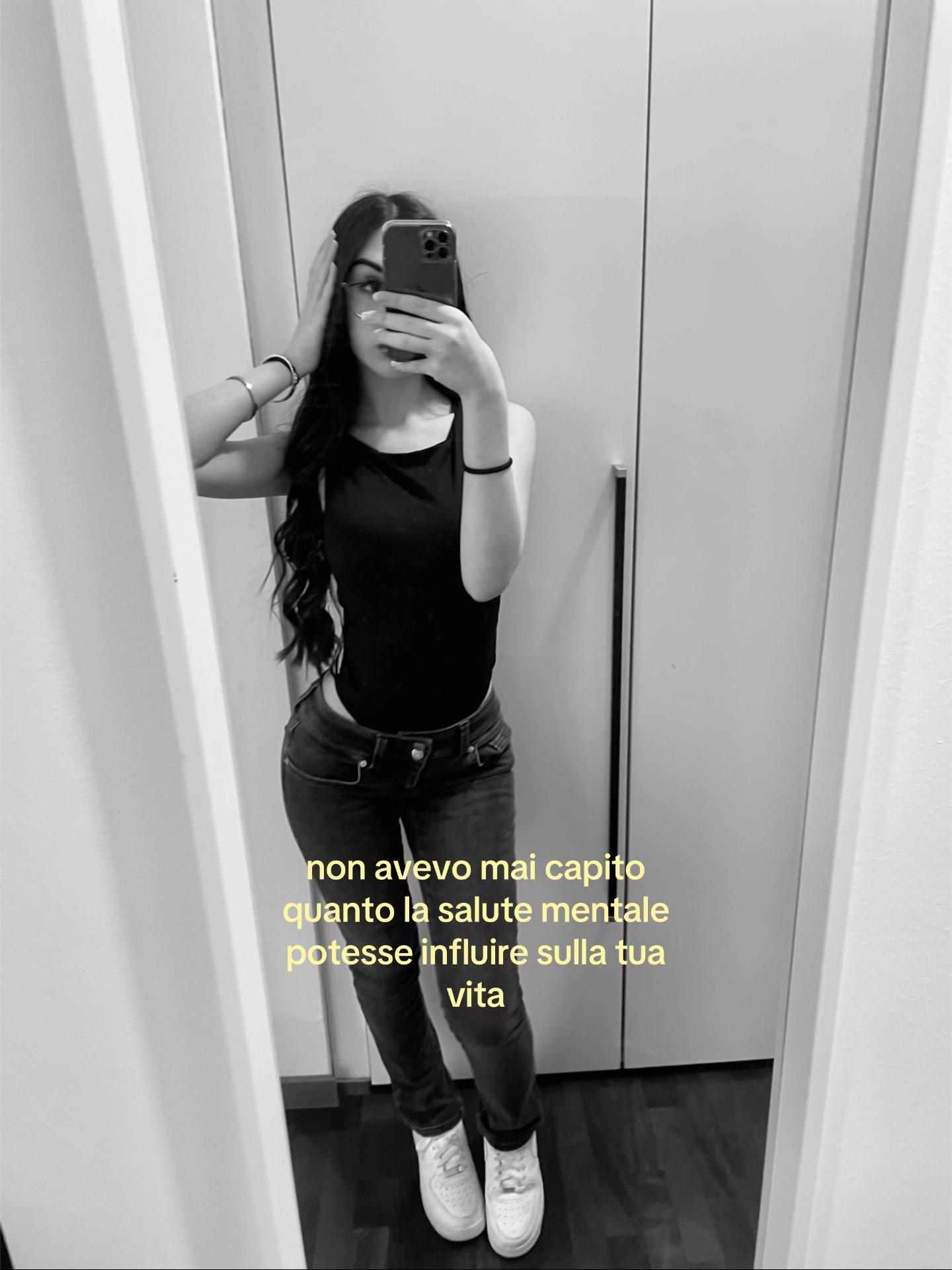 @𝟐𝟐