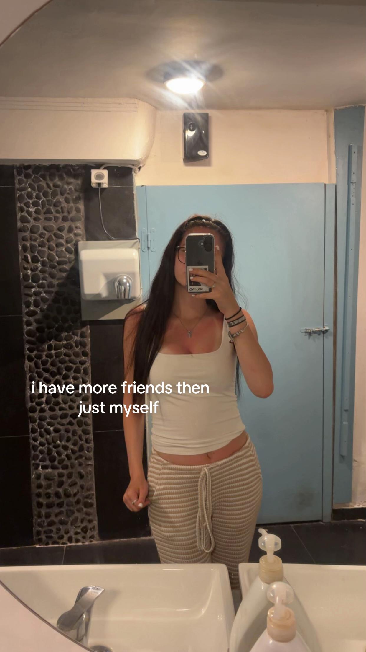 @𝐛ꨄ