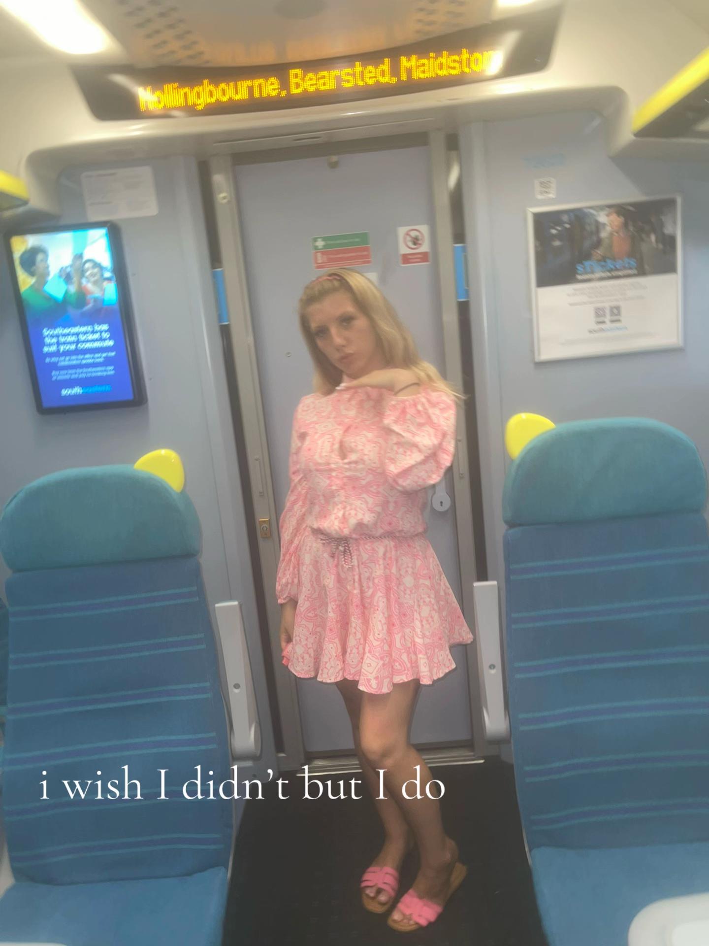@hollybutlerxx8