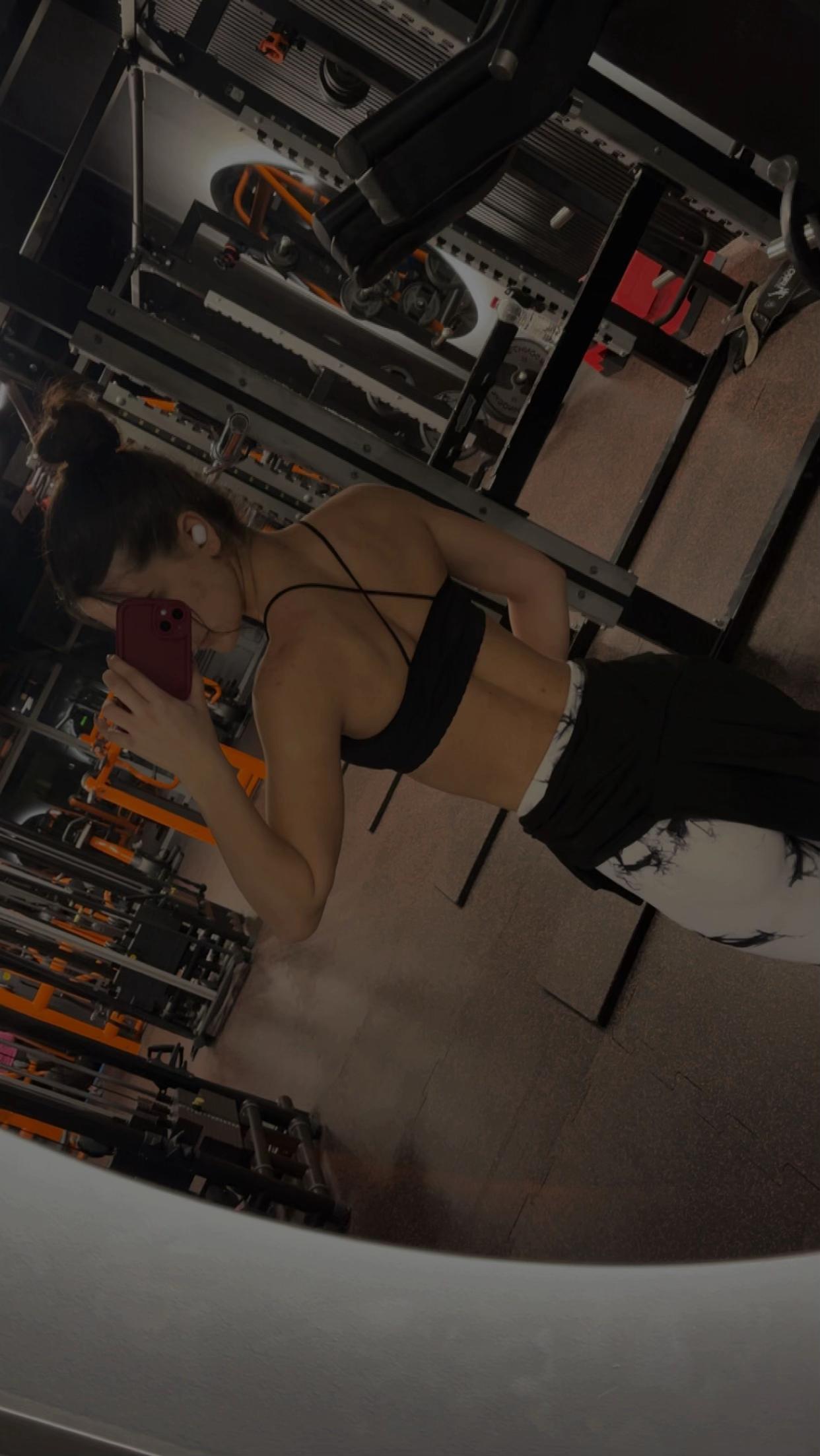 @anjicaa