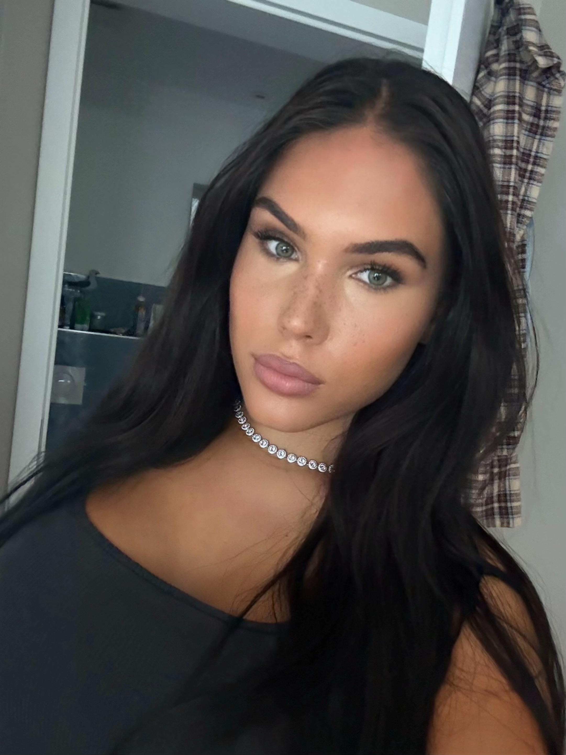 @𝒜𝓂𝑒𝓁𝒾𝑒 💞