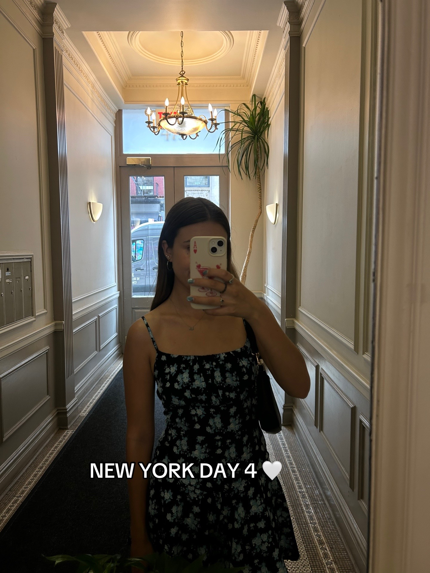 @rosyveeee