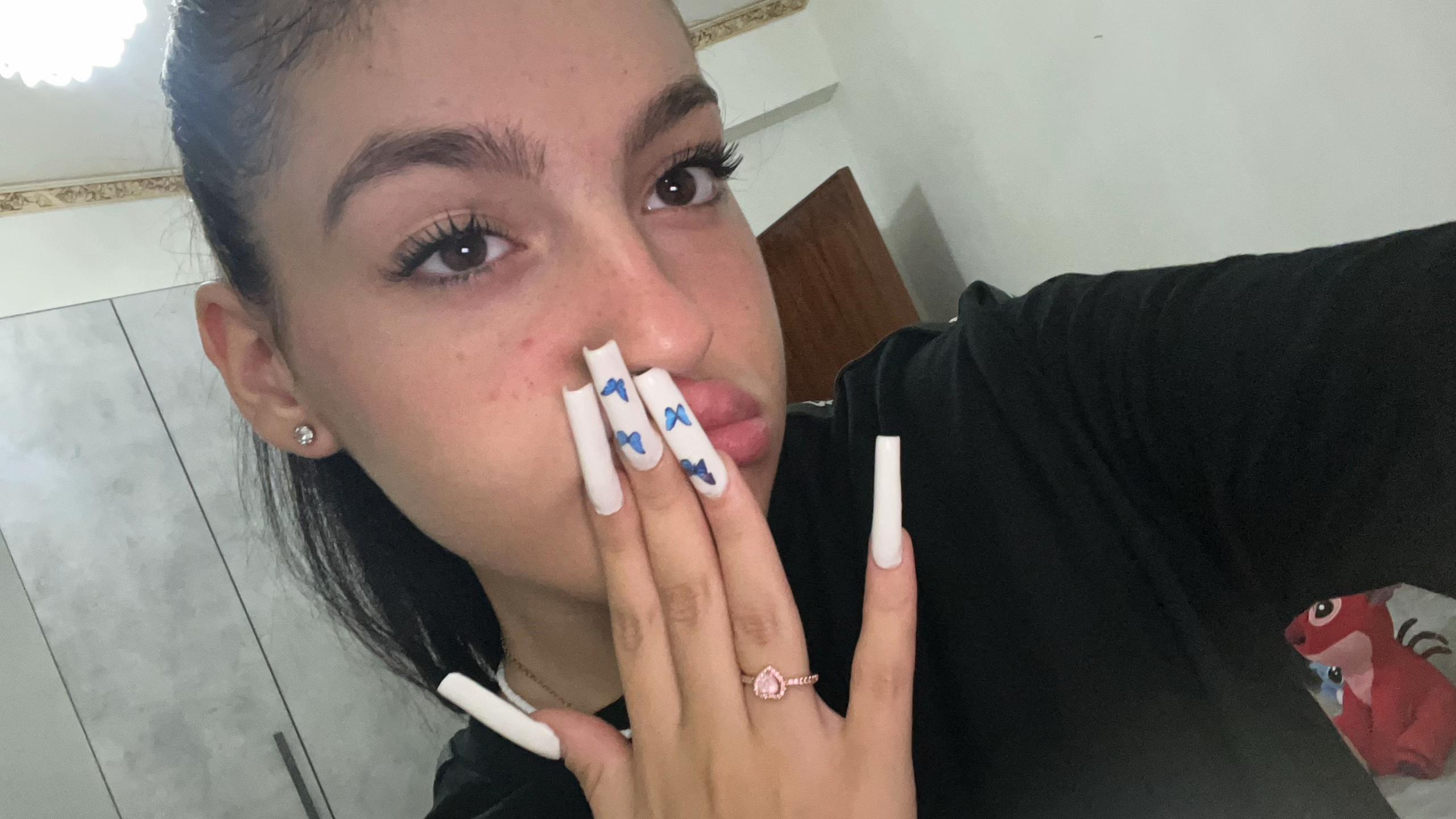 @EVELYN🖤