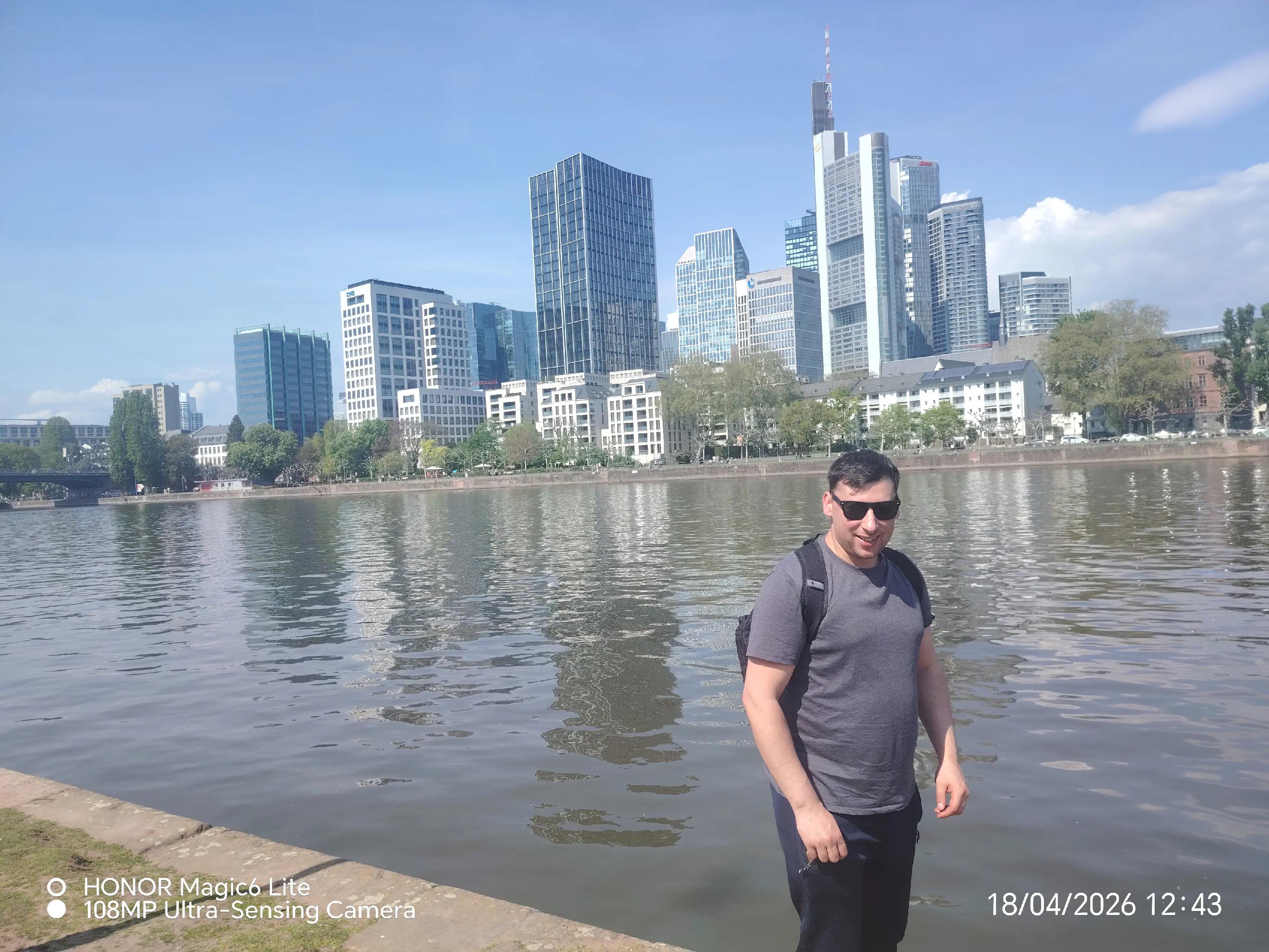 @F😀L😃o😄r😁i😆n😅🤣😂🙂
