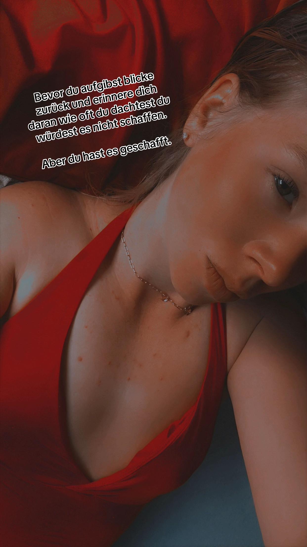 @Laura 🖤 🧸