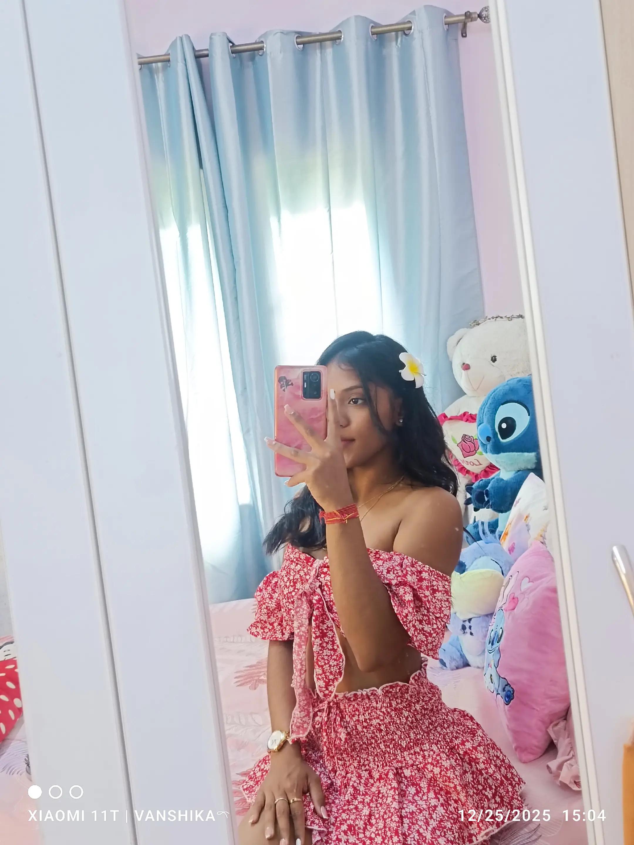 @Vanshika.𝓛 💋