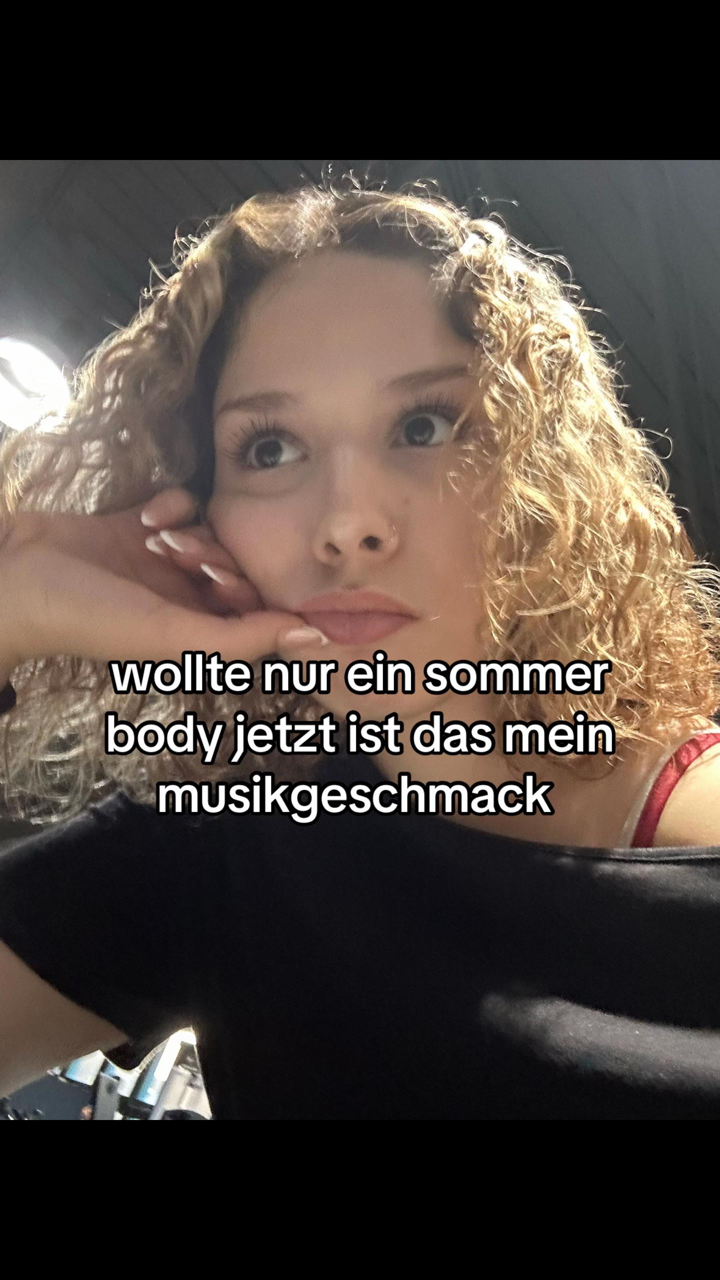 @elisa naz
