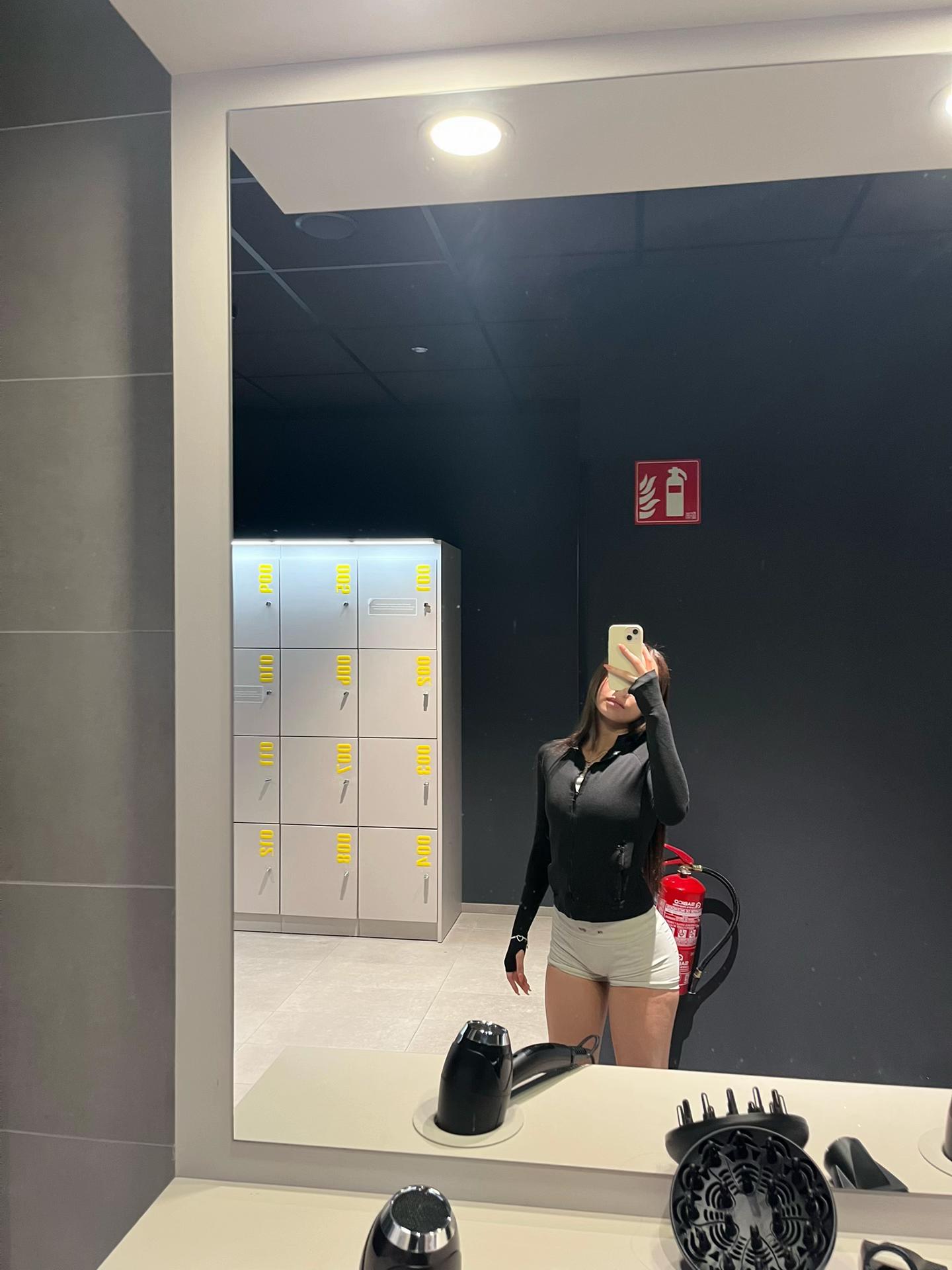 @👸🏼