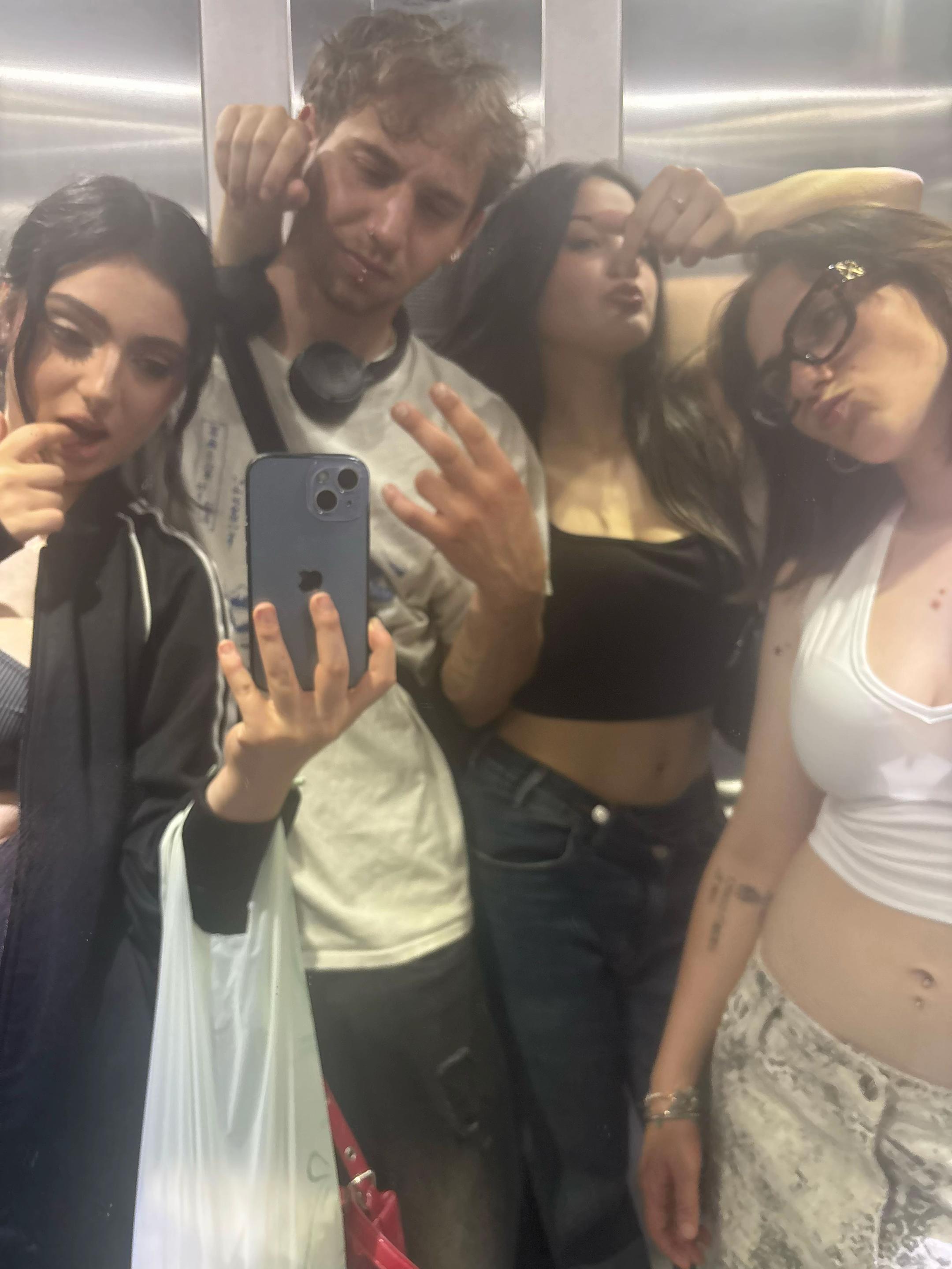 @g