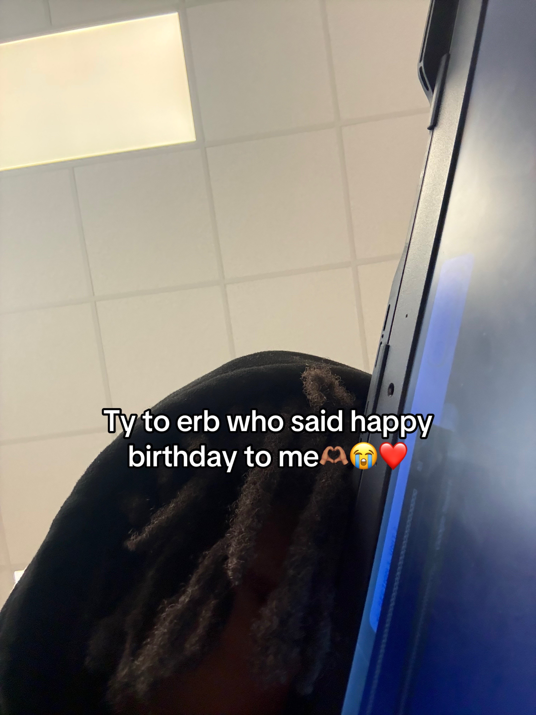 @👣.