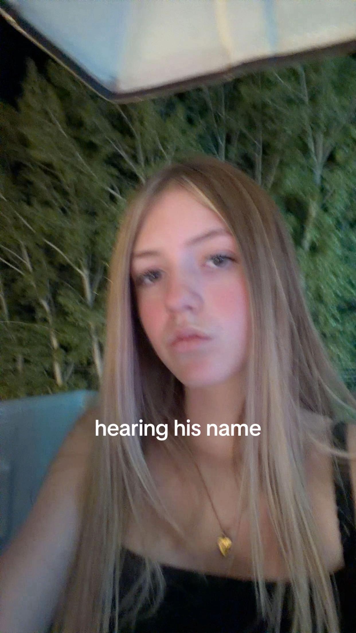 @🦦