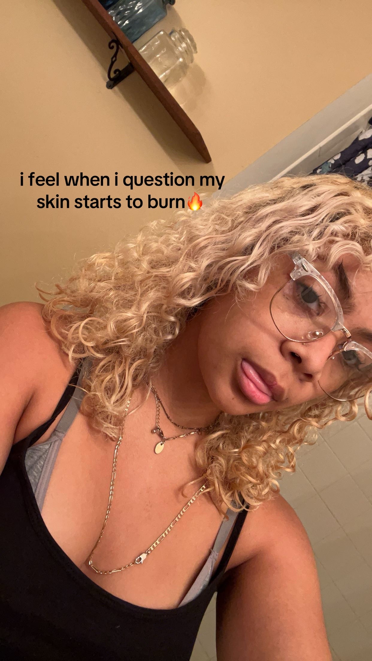 @Juliii