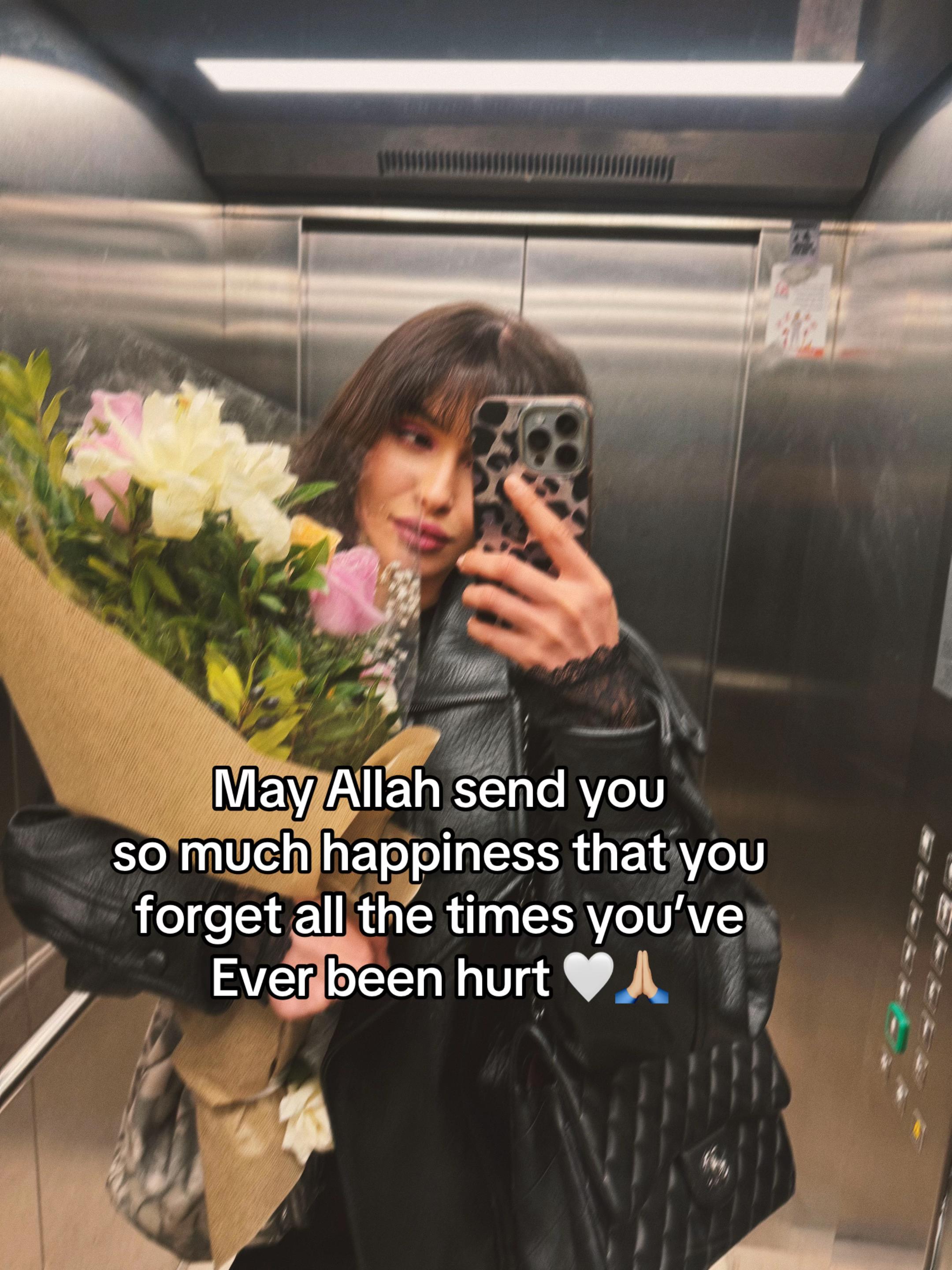 @Azza_Slimene عزة سليمان👽