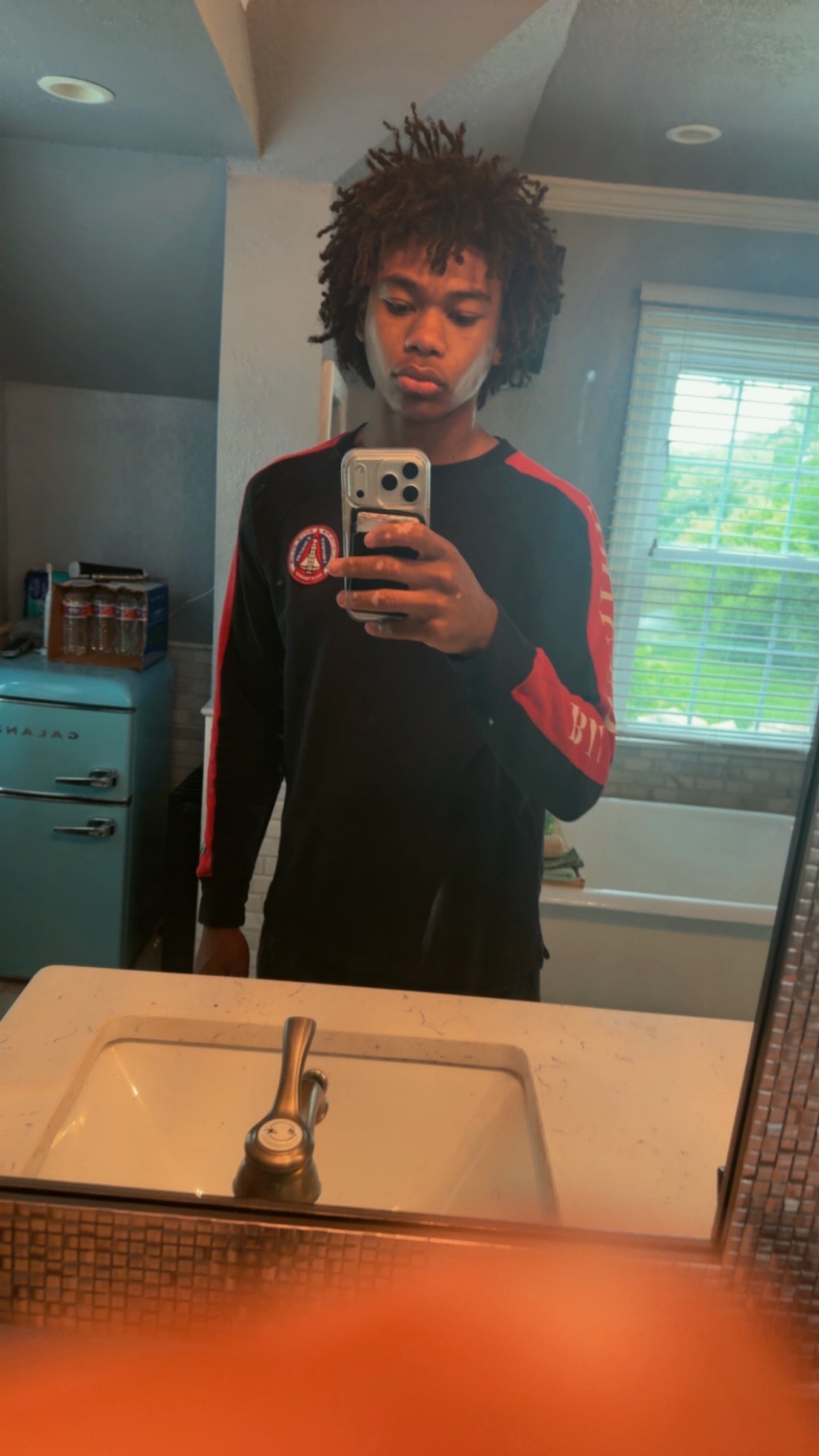@Dj?