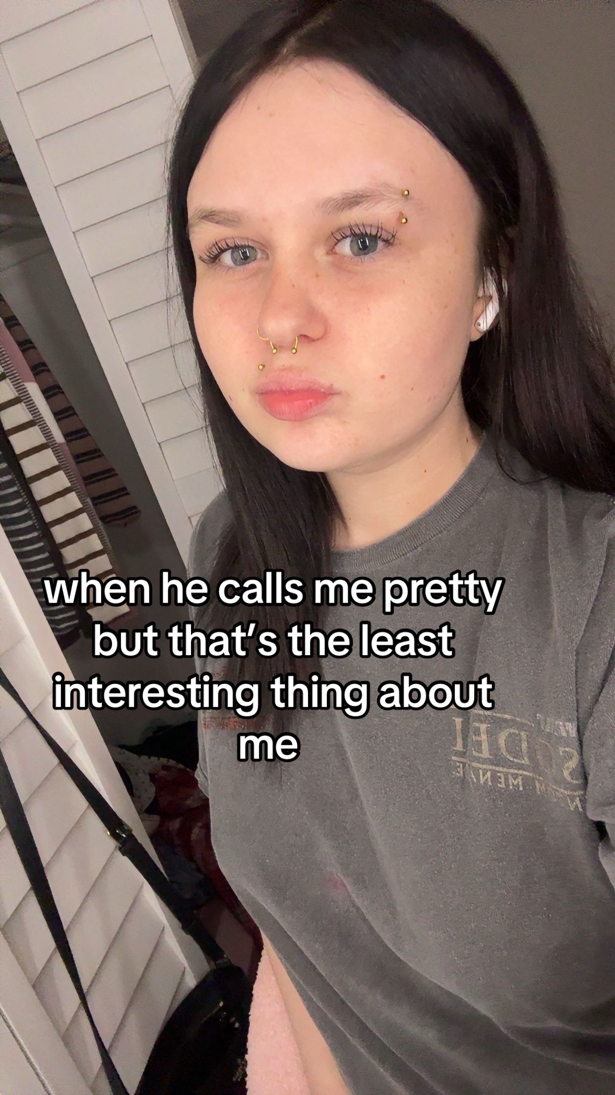 @ella018329