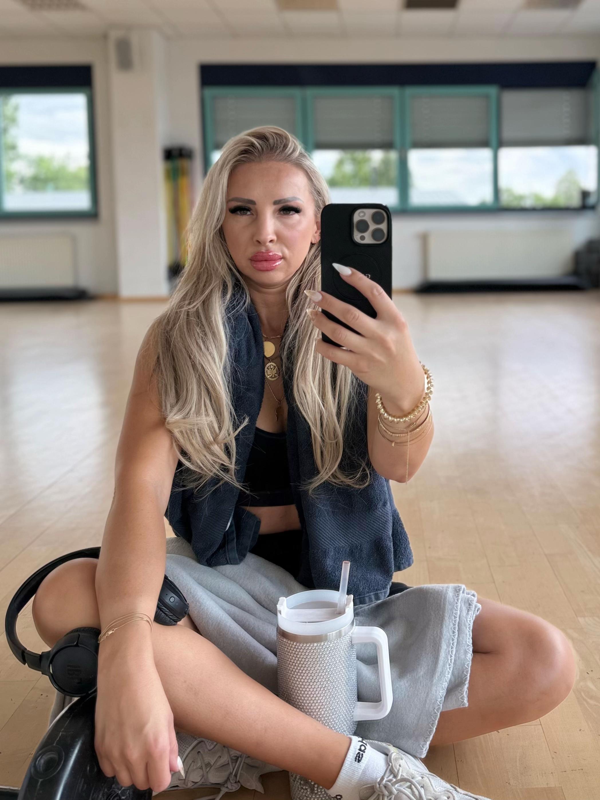 @SimplyChic