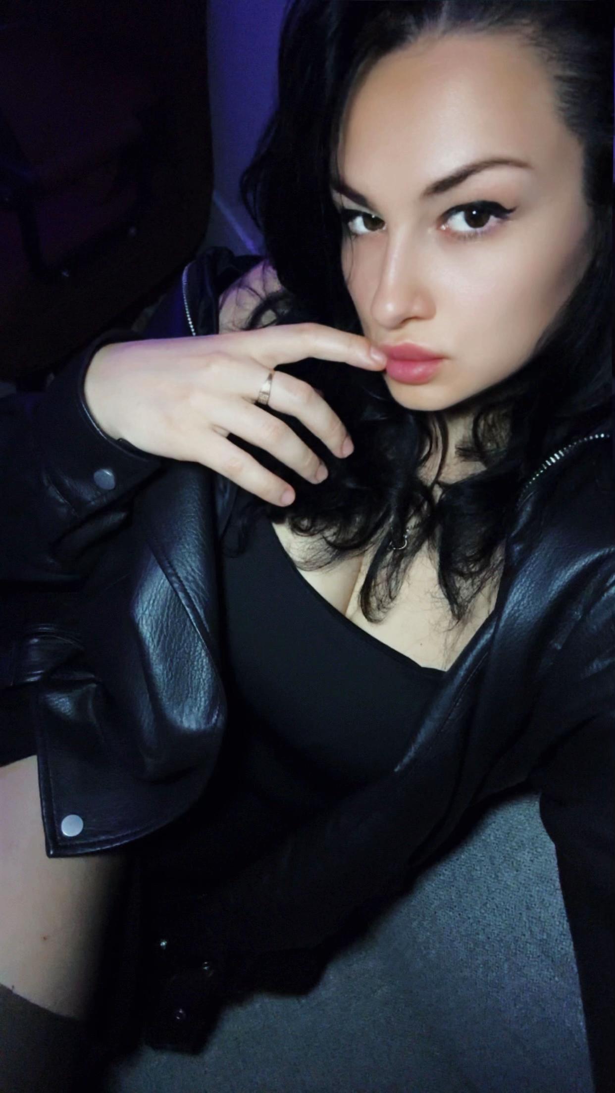 @Yana🖤